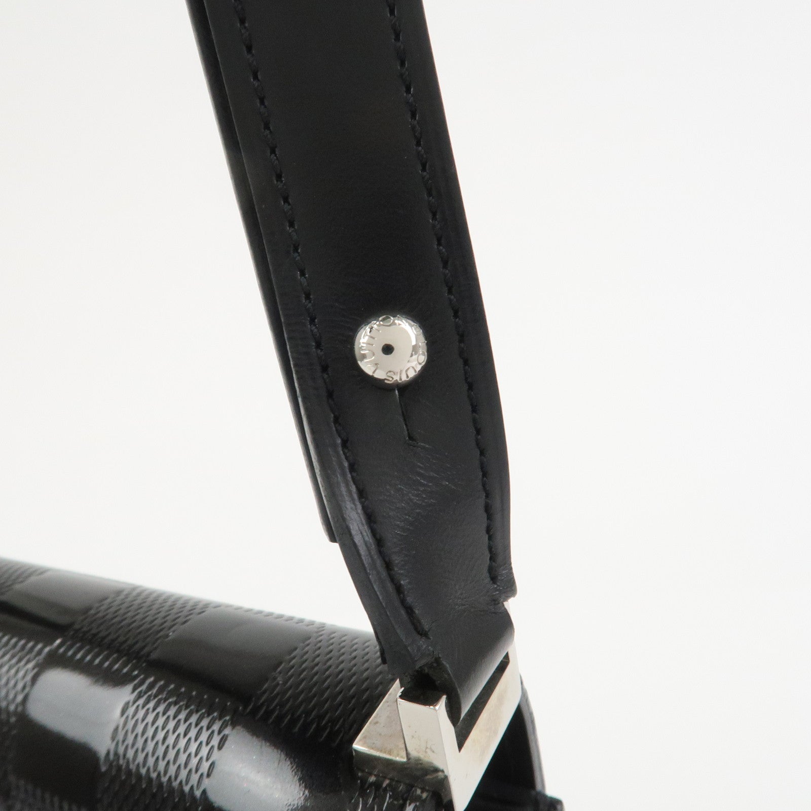 Louis Vuitton Damier Vernis Club Shoulder Bag Noir M92127