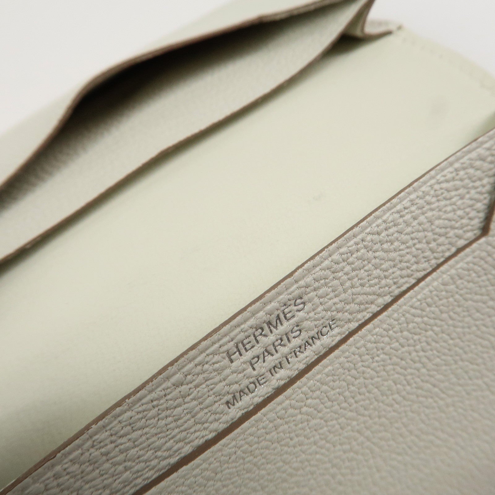 HERMES Bearn Chevre B Stamped Card Case Card Holder Craie