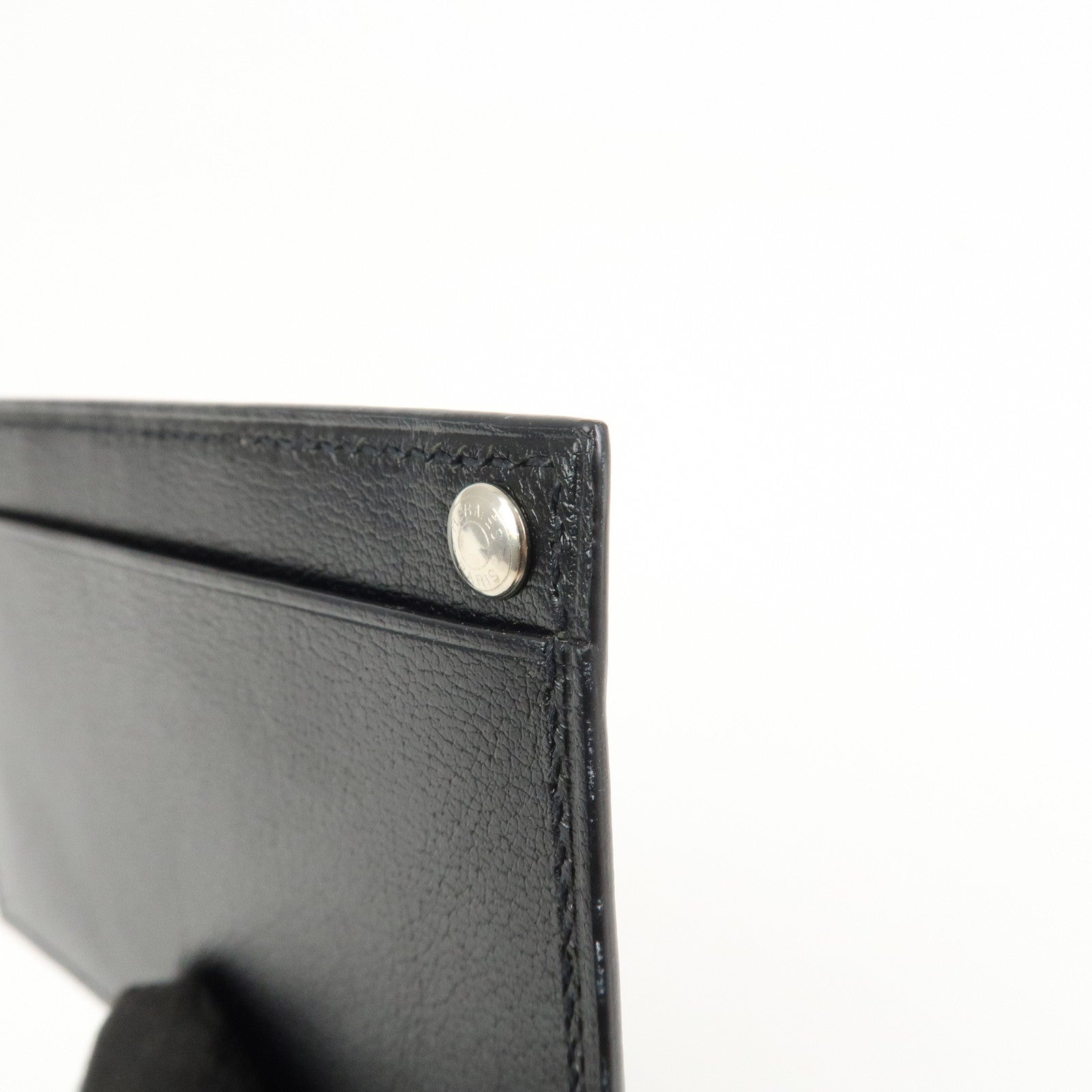 HERMES Evercalf Leather Chouchou Serie Button 笆｡I Stamped Pass Case