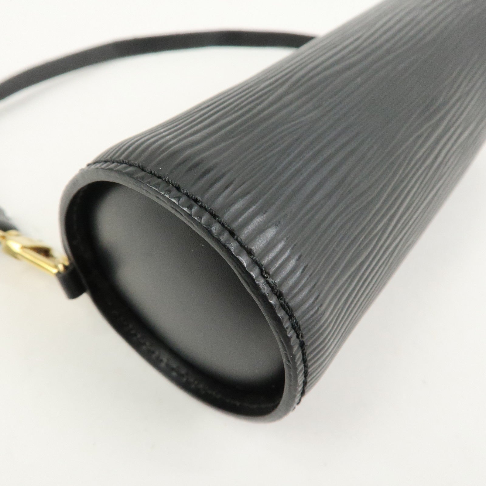 Louis Vuitton Epi Leather Mini Pouch For Soufflot Hand Bag Noir