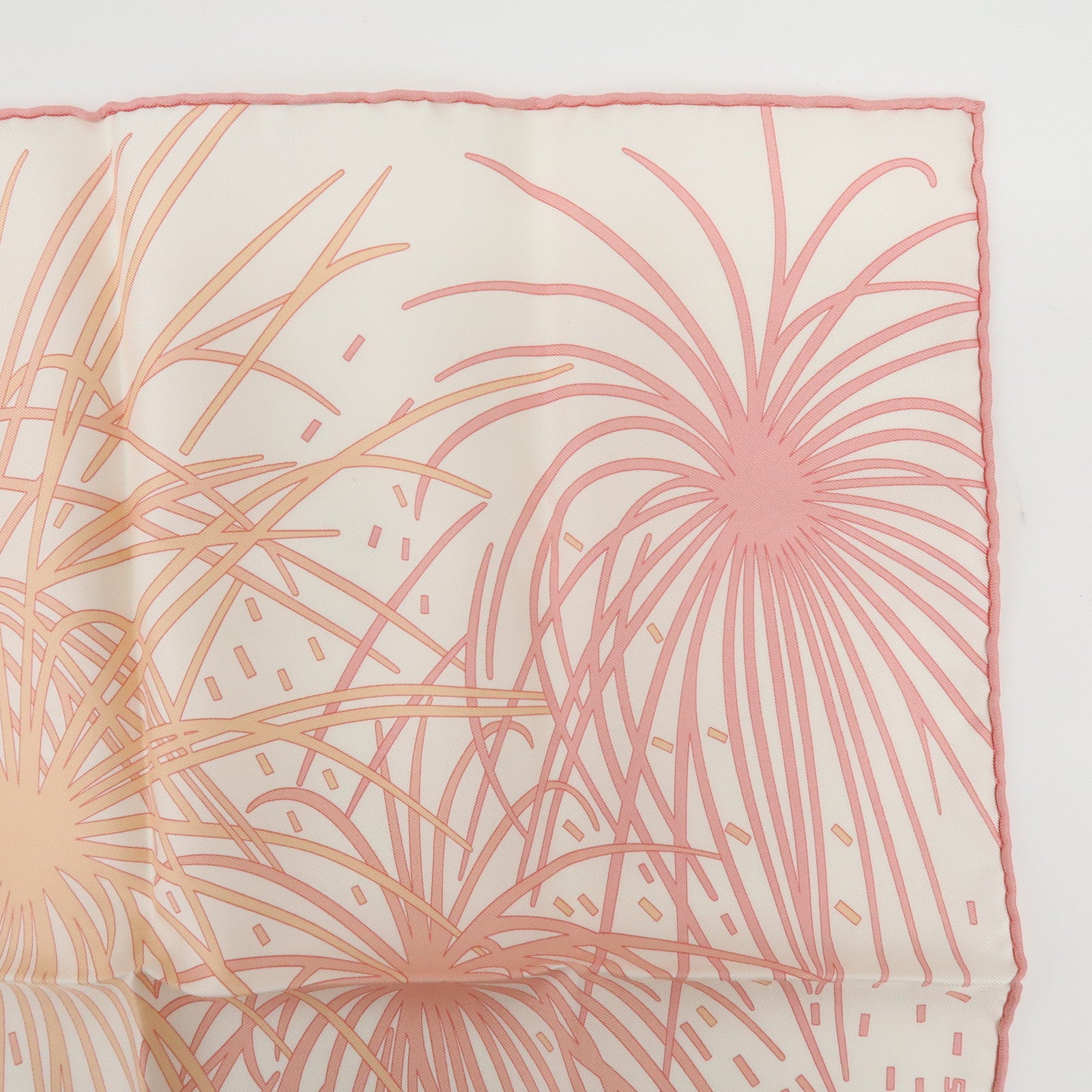 HERMES Carre 42 Silk 100% Scarf D'ETINCELLES Light Pink