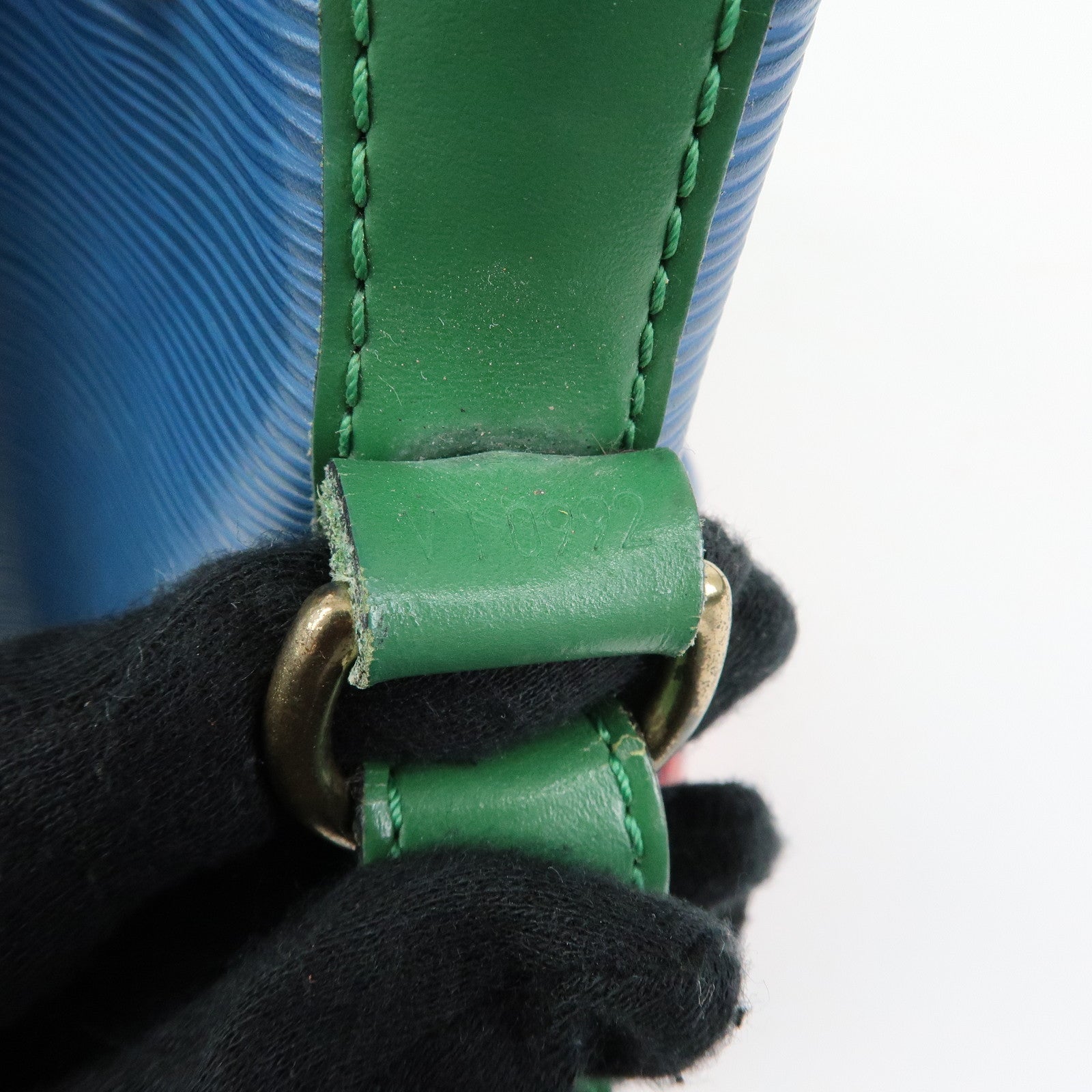 Louis Vuitton Epi Noe Tricolor Shoulder Bag Blue Green Red M44082