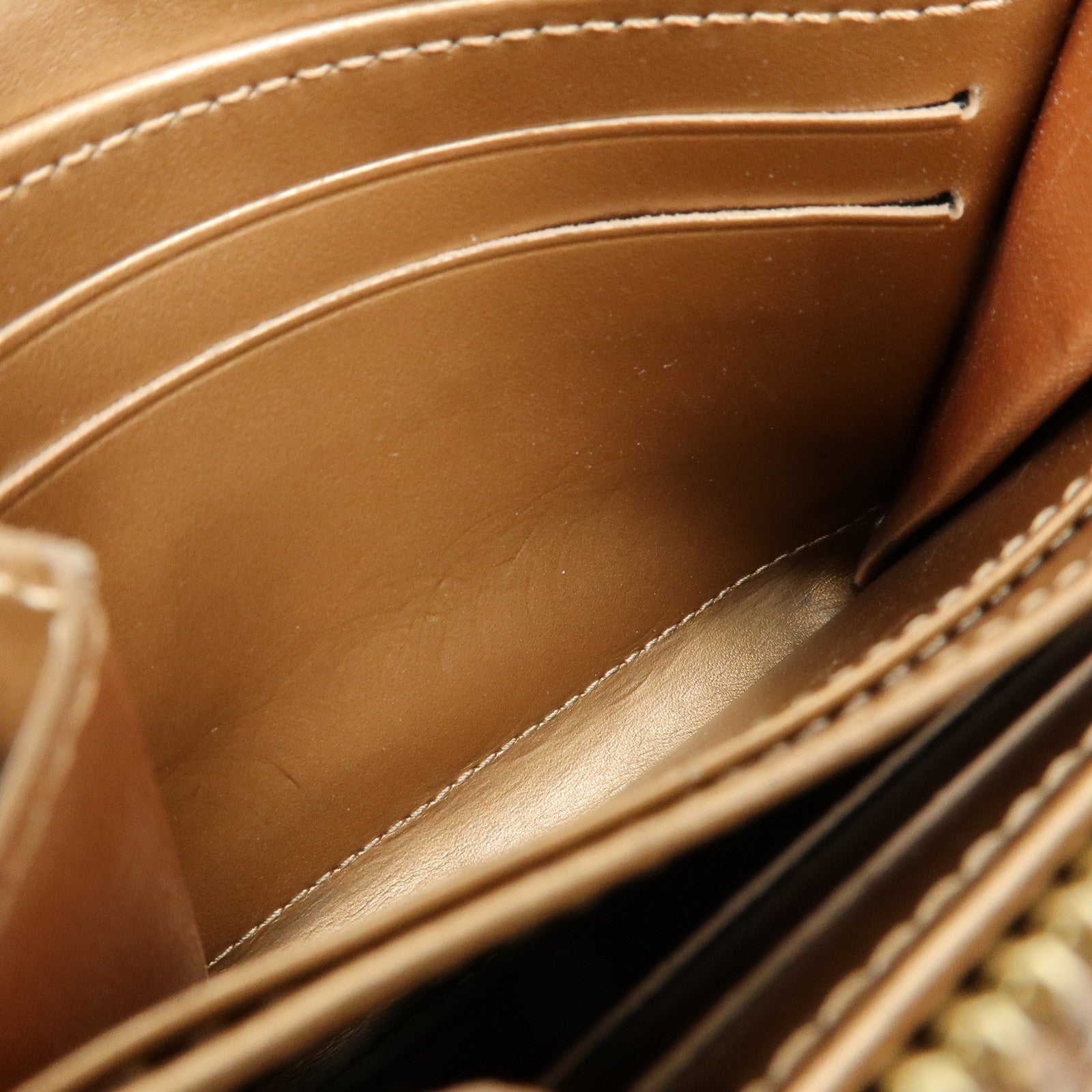 Louis Vuitton Monogram Vernis Leather Round Zippy Coin Case M90601