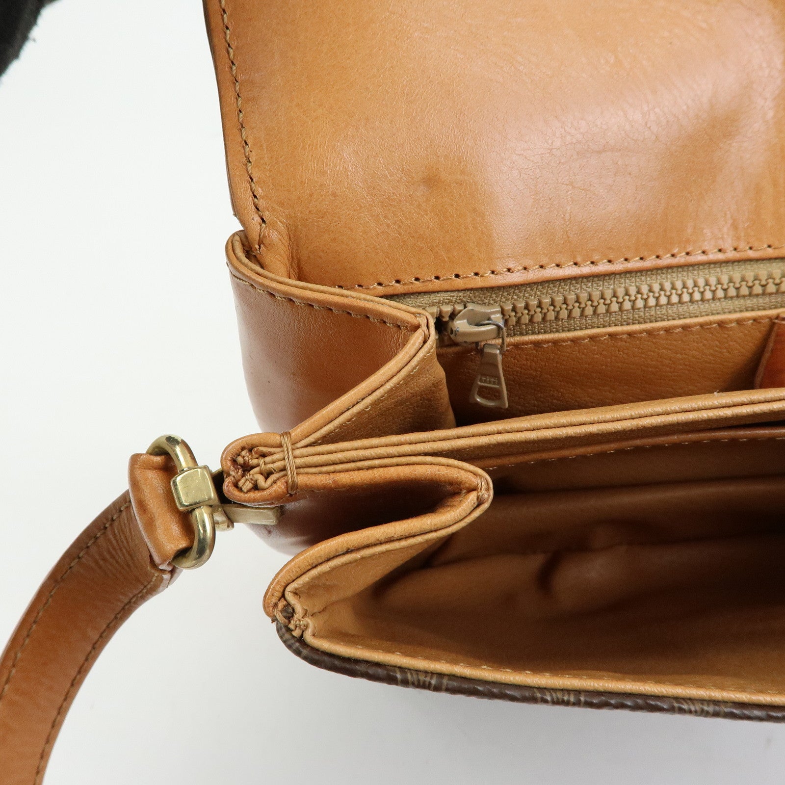 CELINE Shoulder Bag