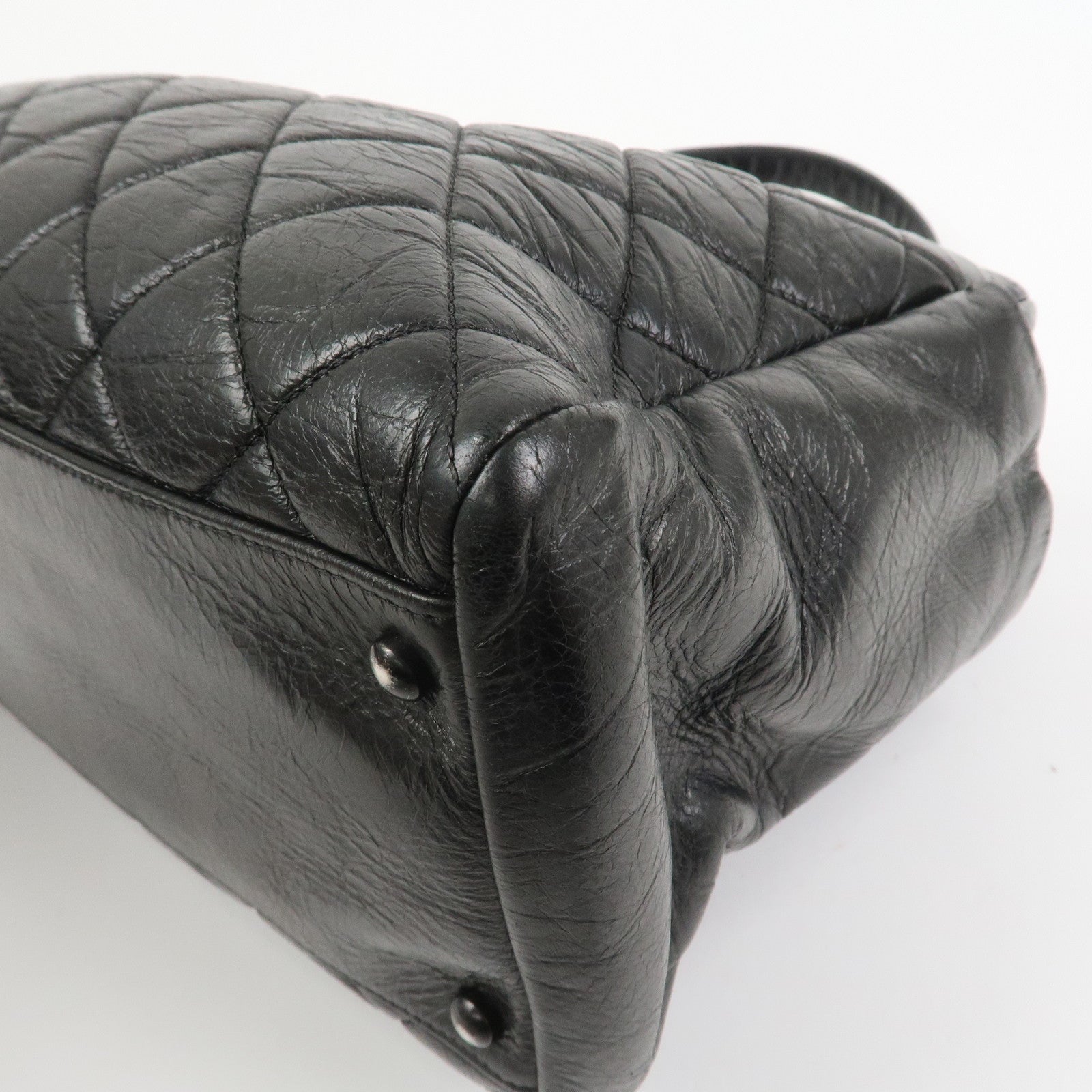 CHANEL Matelasse Calf Leather Chain Tote Bag Black