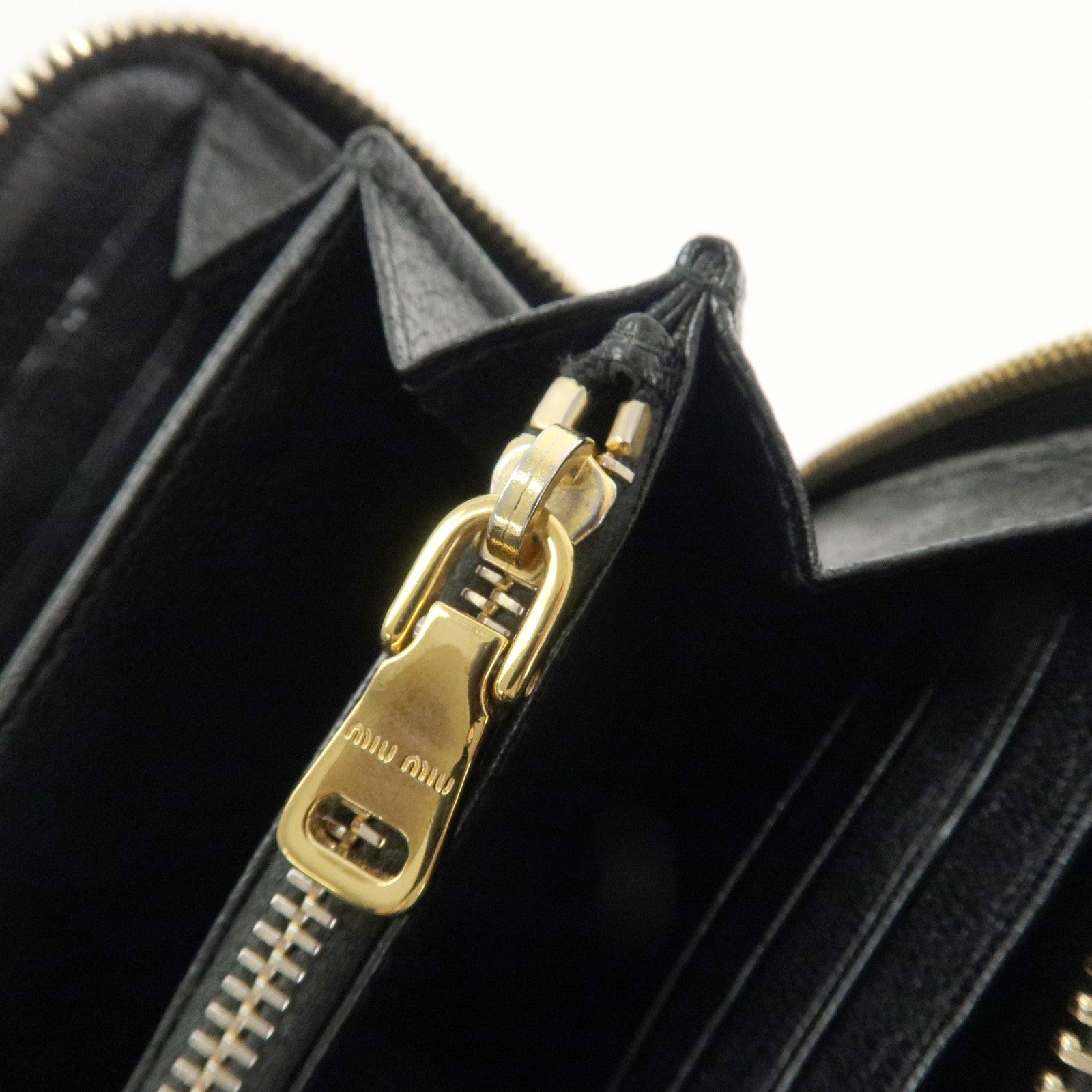 MIU MIU Leather Studs Round Zippy Long Wallet Black 5ML506 Used