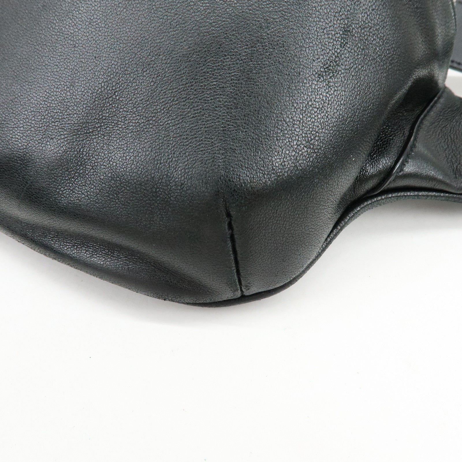 SAINT LAURENT PARIS Cassandra Leather Classic Belt Bag Black 590076