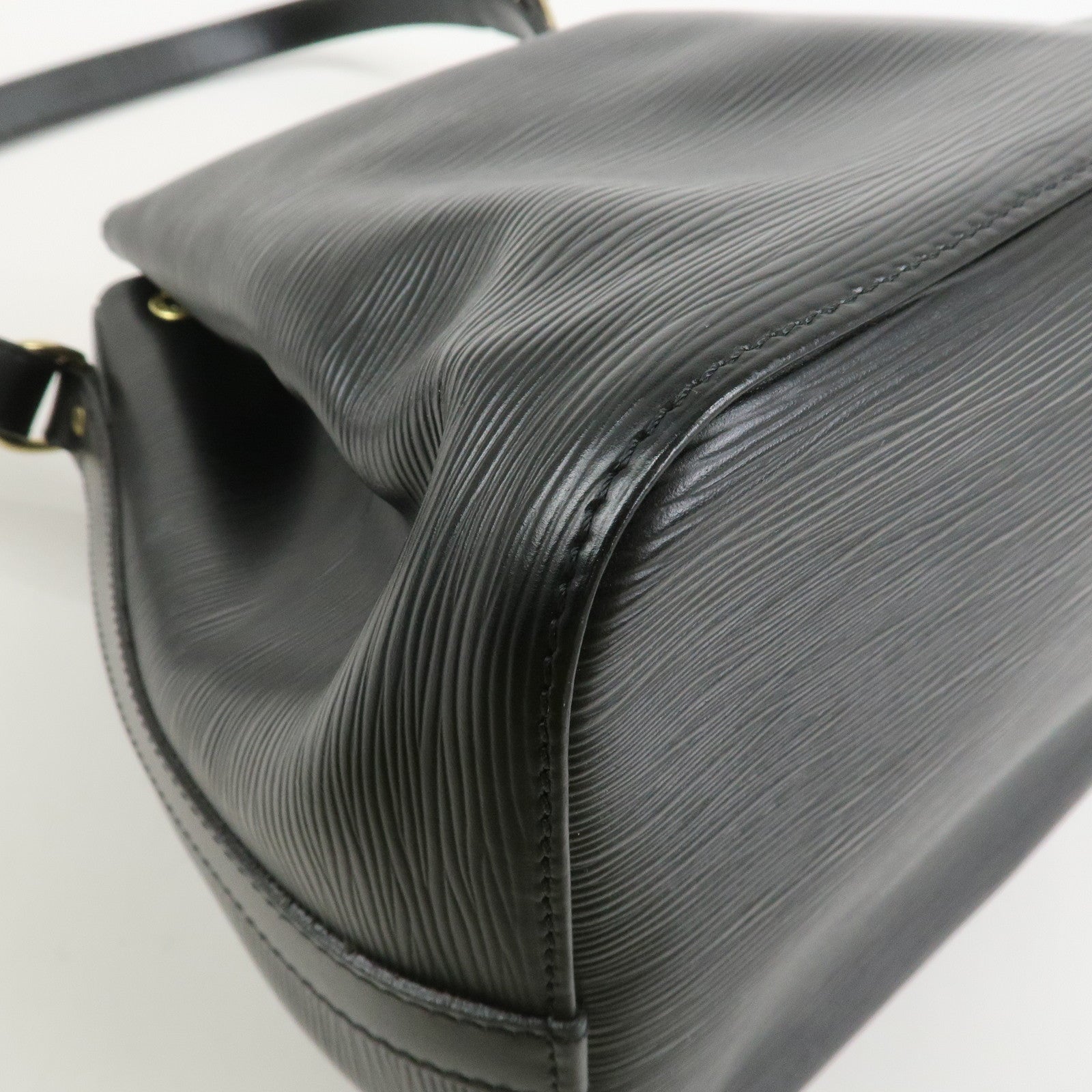 Louis Vuitton Epi Petit Noe Shoulder Bag Noir Black M44102