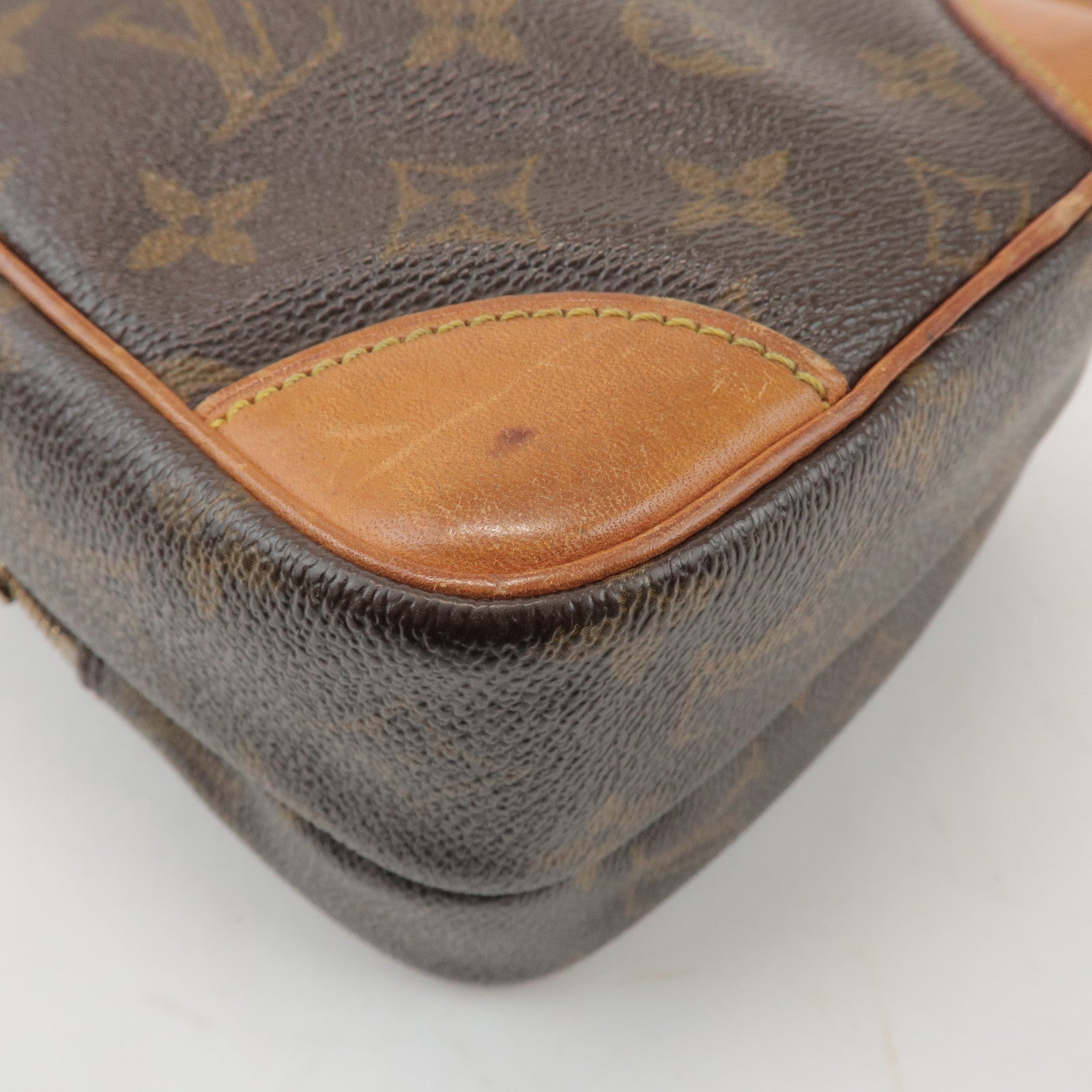 Louis Vuitton Monogram Amazone Shoulder Bag Crossbody Bag M45236