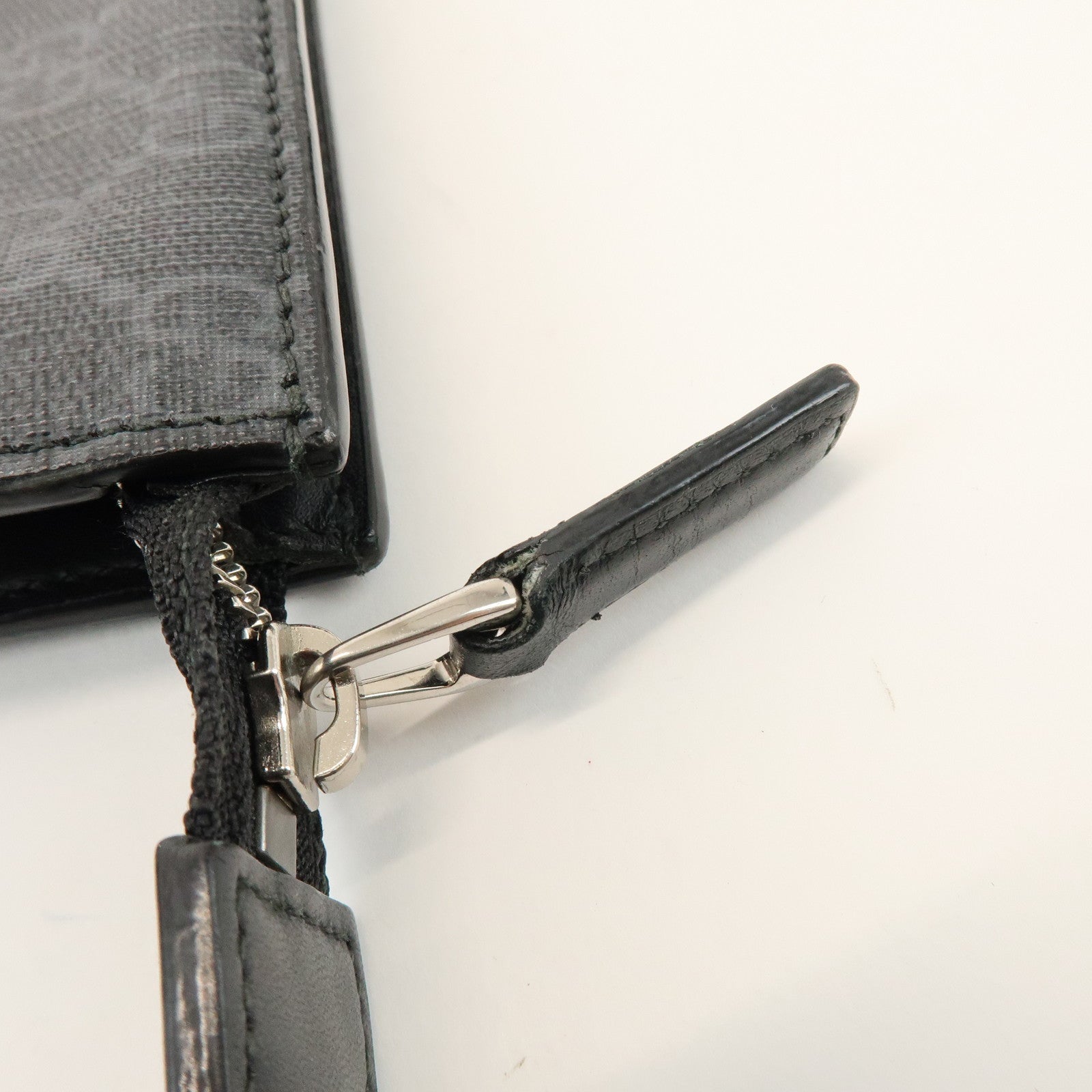 GUCCI Sherry GG Supreme Leather Clutch Bag Pouch Black Red 475316