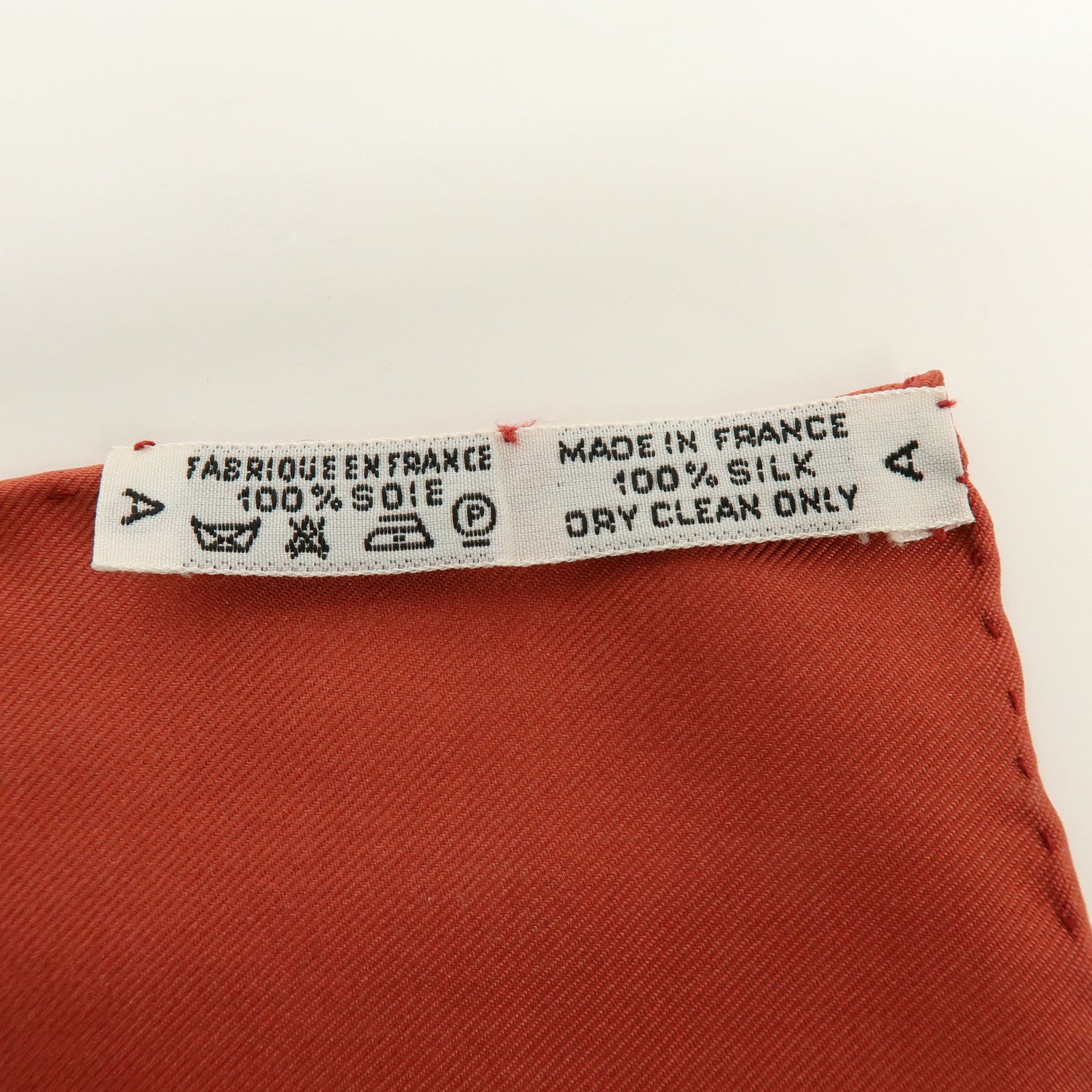 HERMES  Carre 90 Silk 100% Scarf chapeau Scarf Red Brown