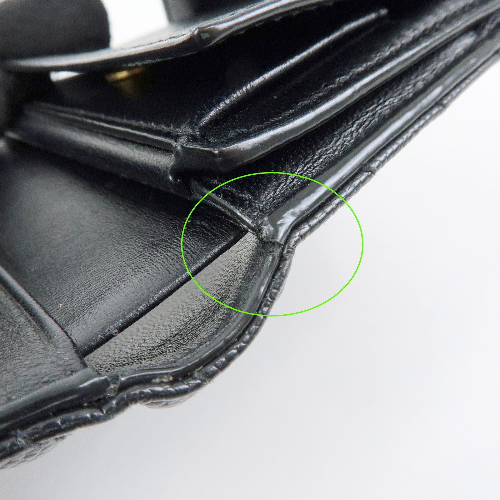 SAINT LAURENT PARIS Cassandra Leather Compact Wallet Black 692061
