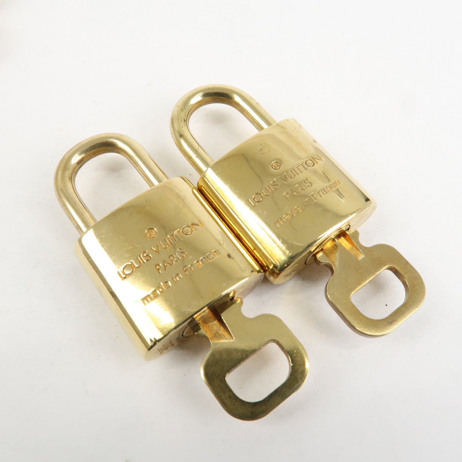 Louis Vuitton Set of 10 Lock & Key Cadena Key Lock Metal Gold