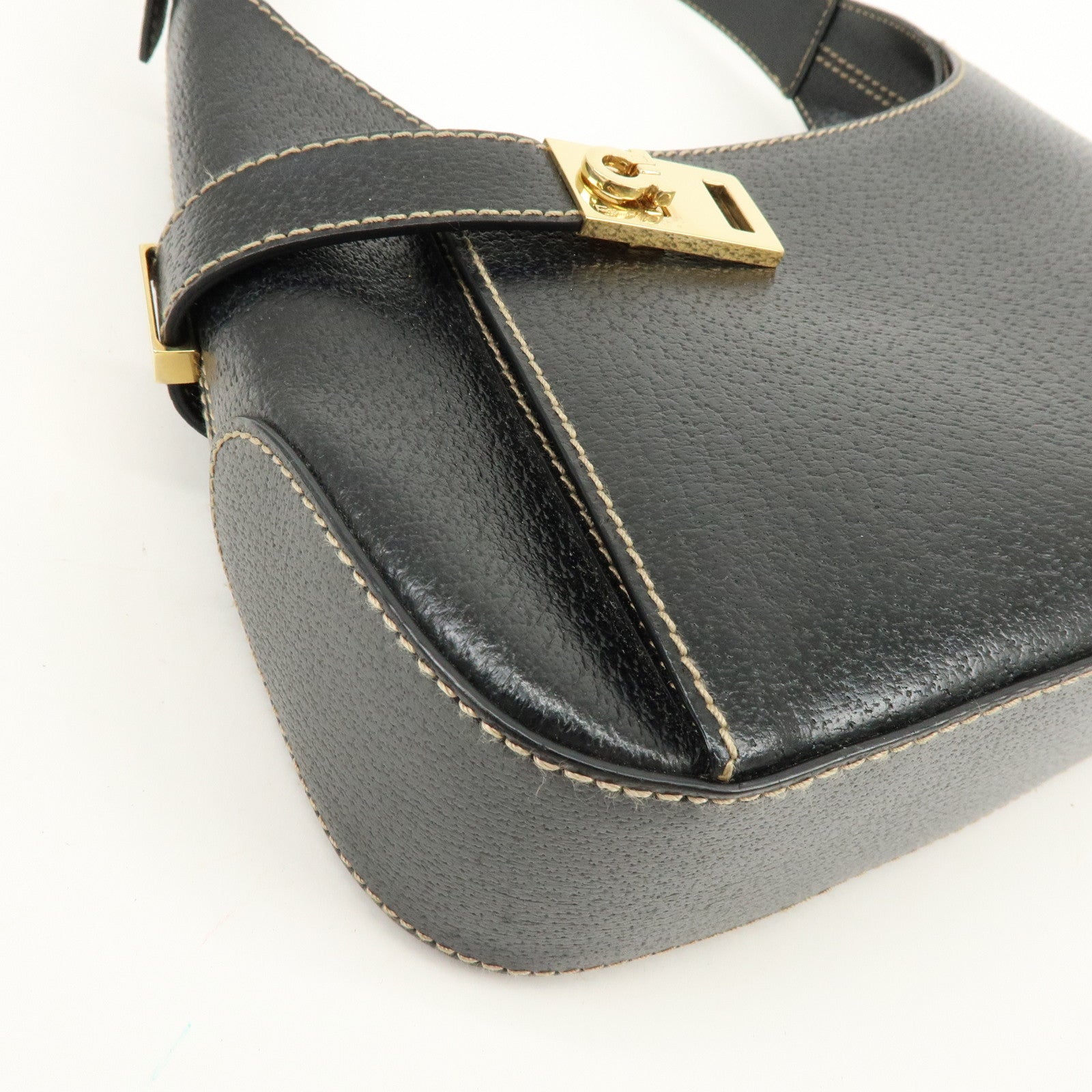 Ferragamo Gancini Leather Shoulder Bag Hand Bag Black