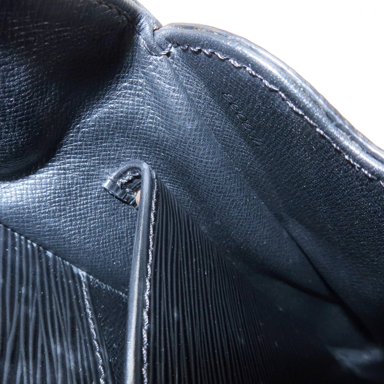 Louis Vuitton Epi Leather Cartouchiere Shoulder Bag Noir M52242