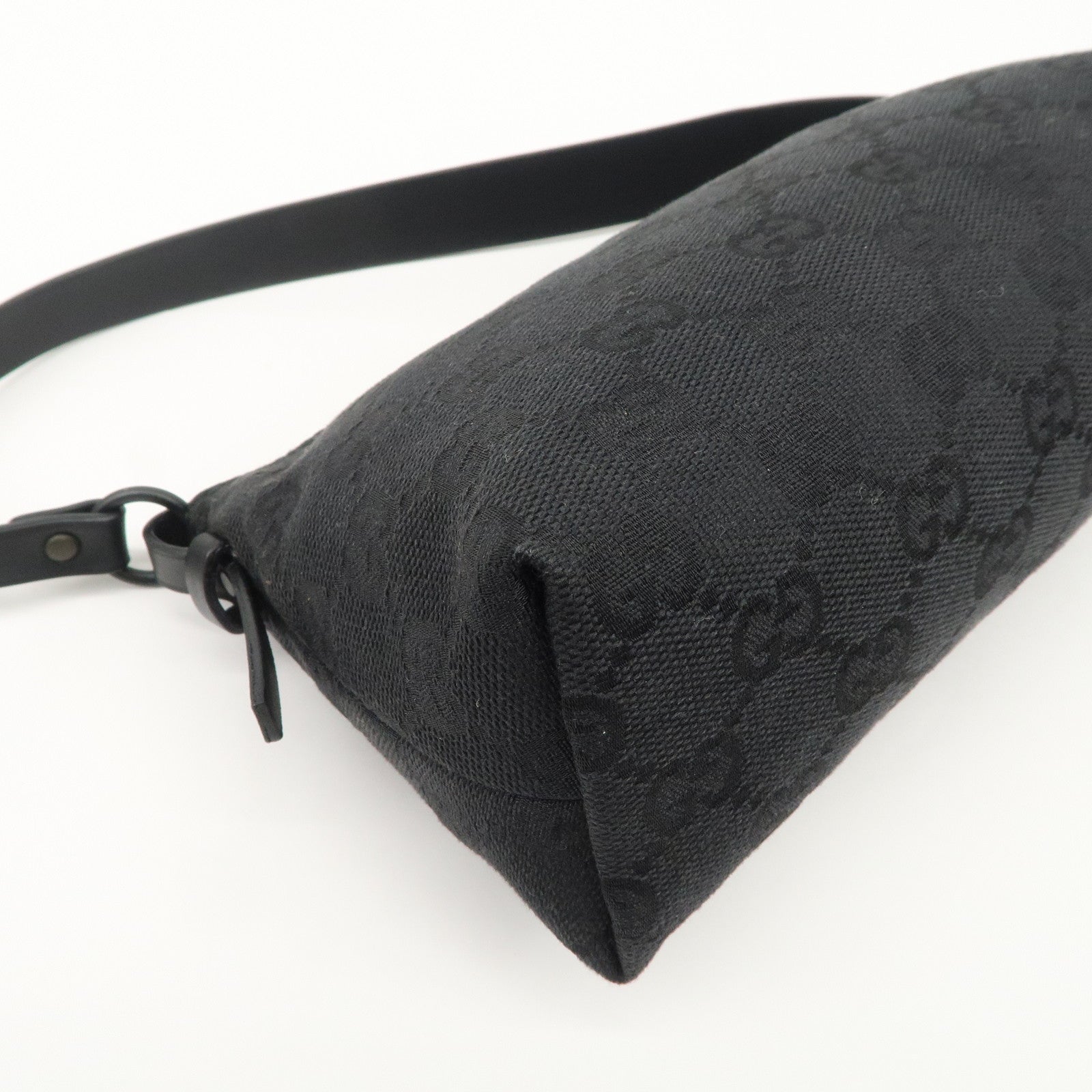 GUCCI GG Canvas Leather Accessory Pouch Hand Bag Black 103399 Used