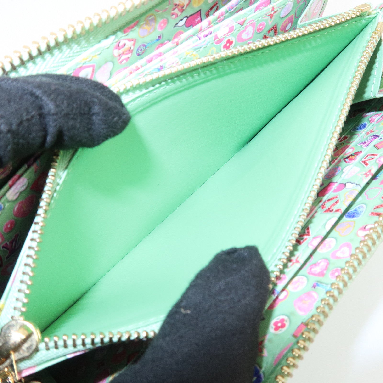 Louis Vuitton Monogram Vernis Zippy Wallet Gummy Apple M82065