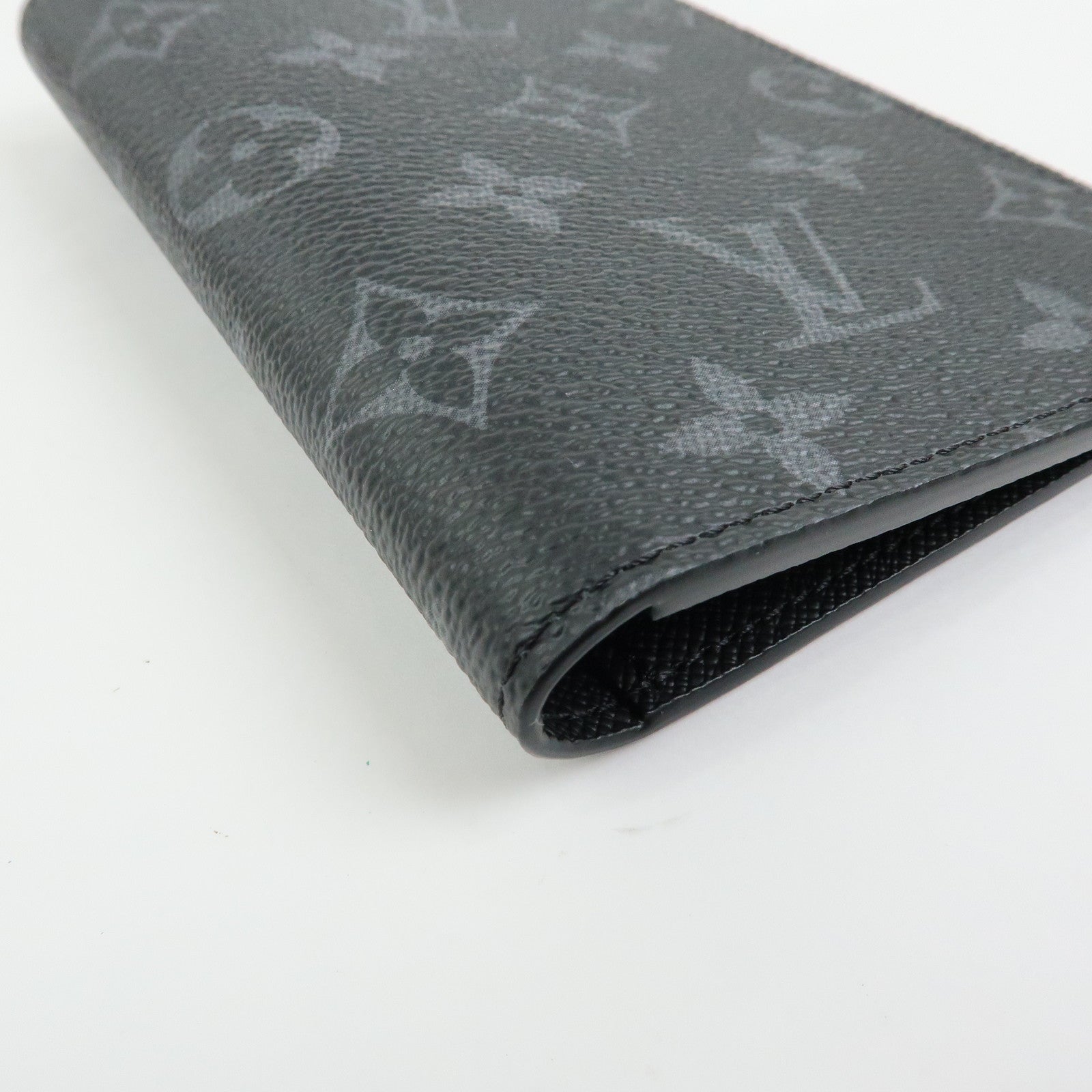 Louis Vuitton Monogram Eclipse Couverture de Passeport NM M64501