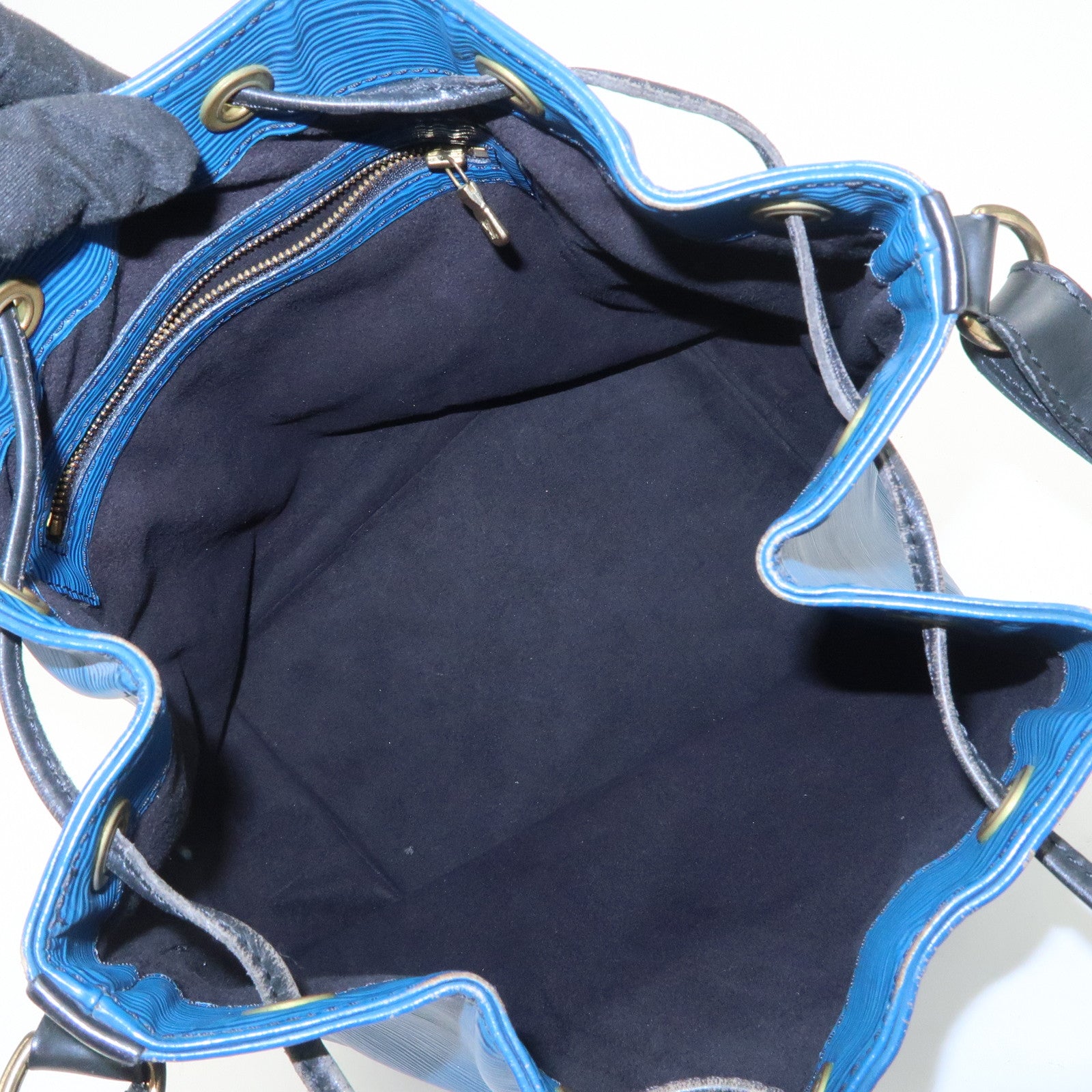 Louis Vuitton Epi Petit Noe Bi-color Shoulder Bag Noir Blue Ｍ44152