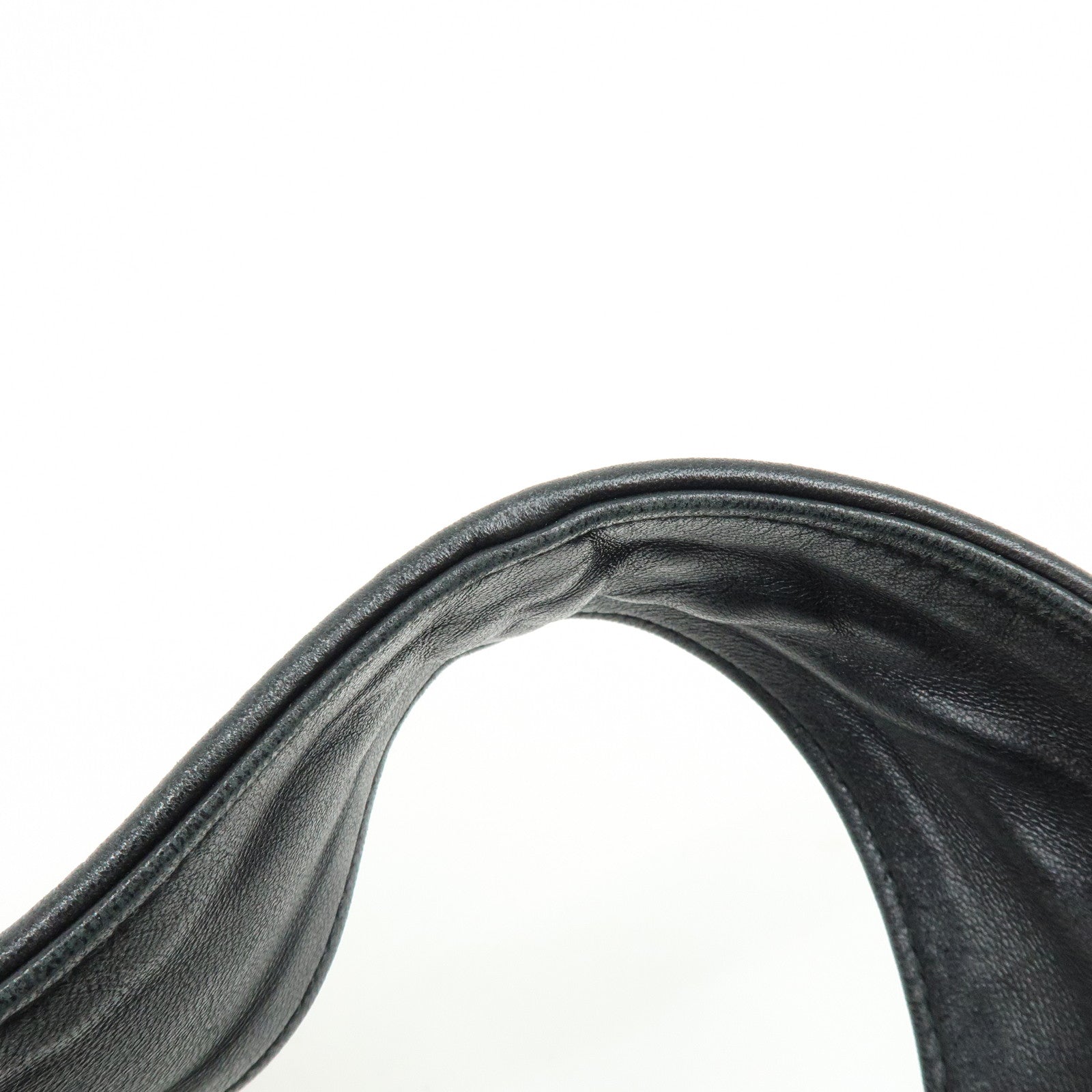 BOTTEGA VENETA Intrecciato Lamb Skin Shoulder Bag Black 145552