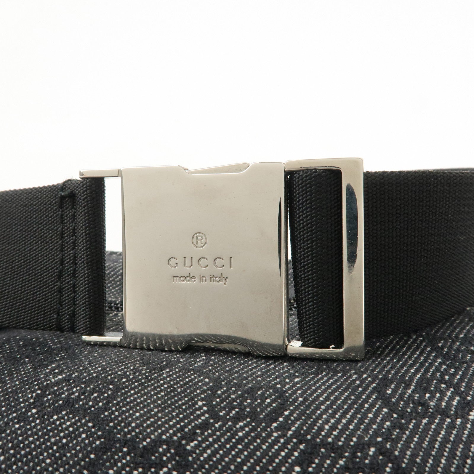 GUCCI GG Canvas Leather Waist Bag Crossbody Bag Black 28566 Used