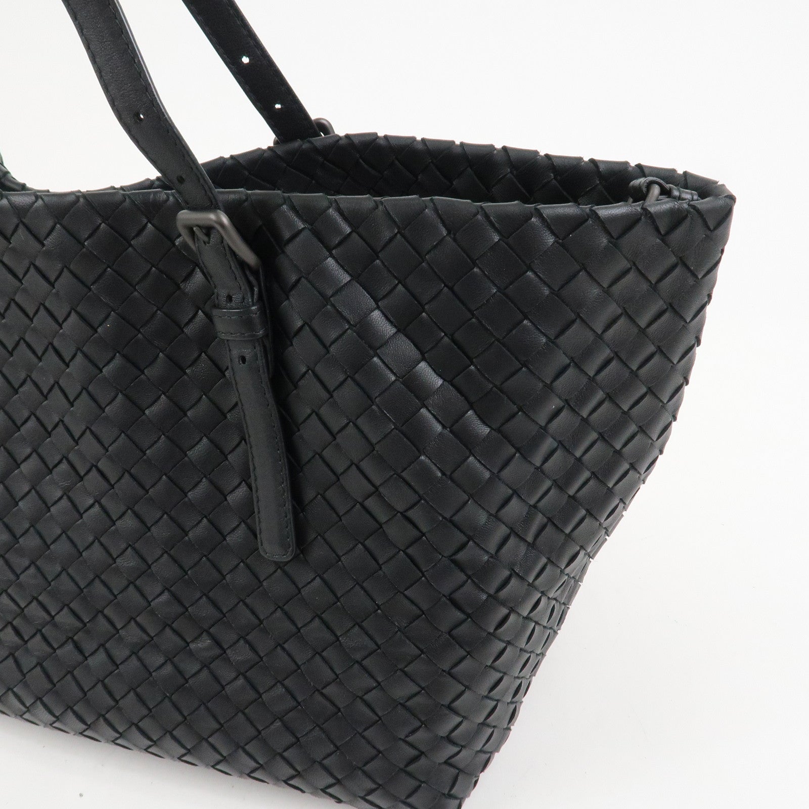 BOTTEGA VENETA Intrecciato Leather Medium Cesta Bag Tote Bag Black 337260