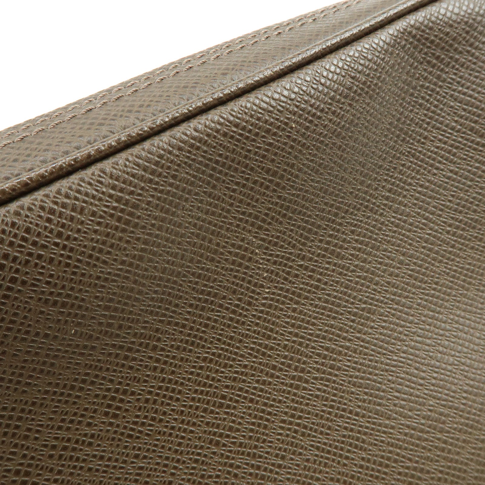 Louis Vuitton Taiga Neo Pavel Clultch Bag Grizzly M31148