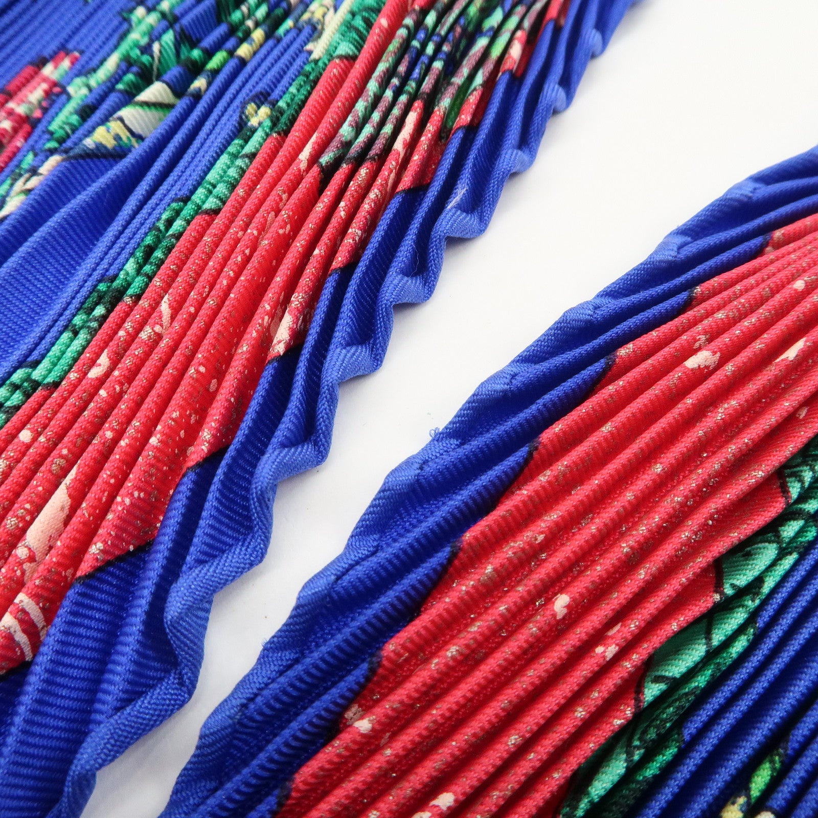 HERMES  Carre 90 Silk 100% Pleats Scarf PIERRES d' ORIENT et OGGIDENT Blue