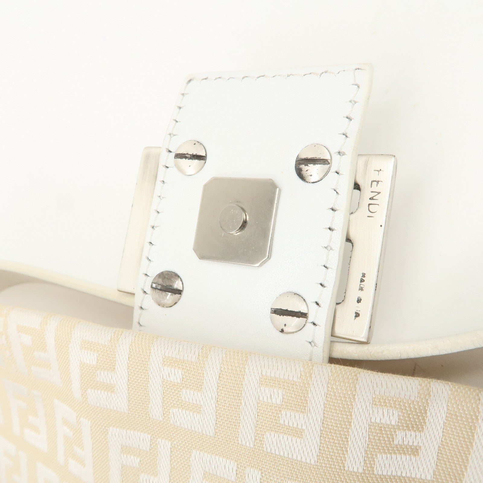 FENDI Mamma Baguette Zucchino Leather Shoulder Bag White 8BR000