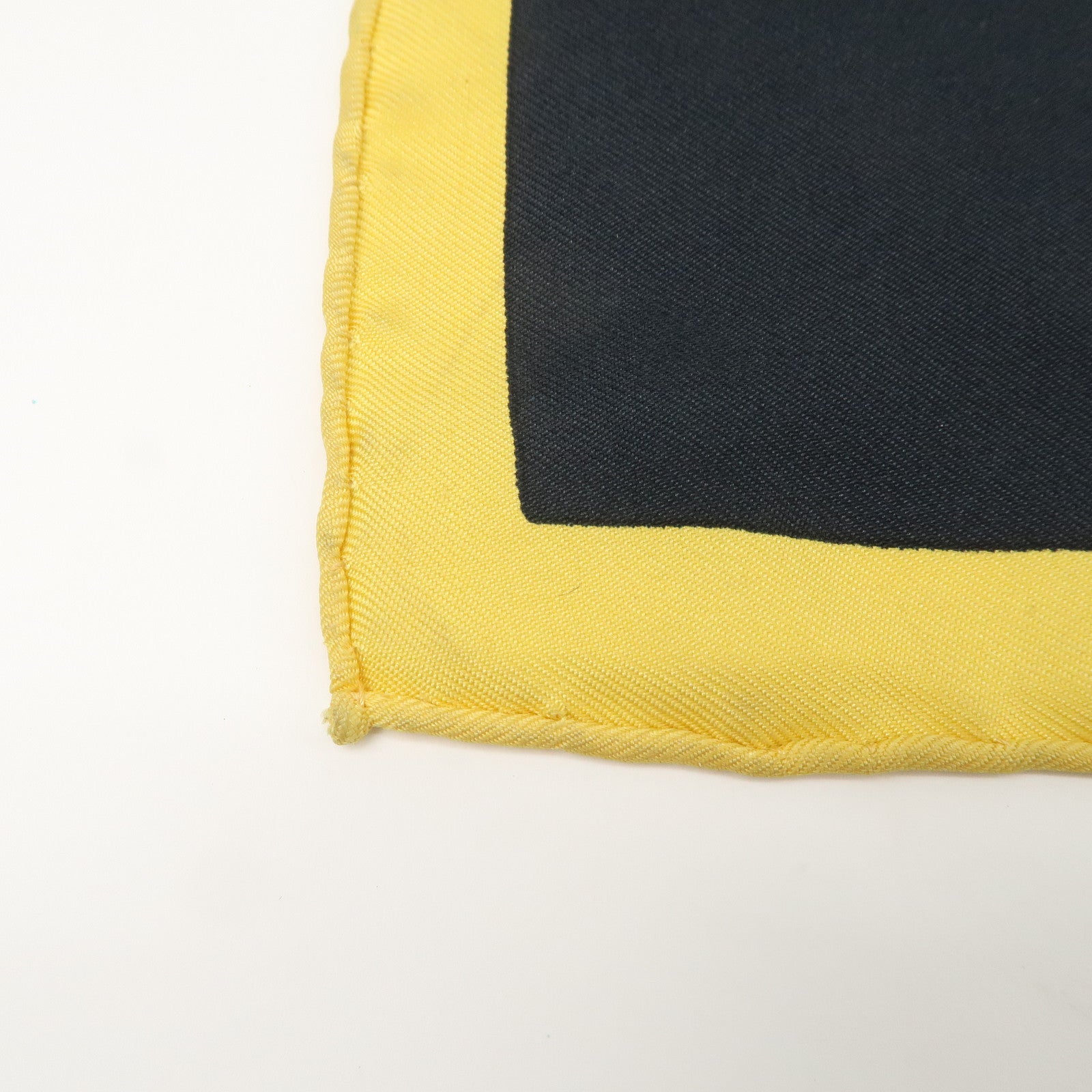 HERMES Carre 90 Silk 100% LES ARMES DE PARIS Scarf Black Gold