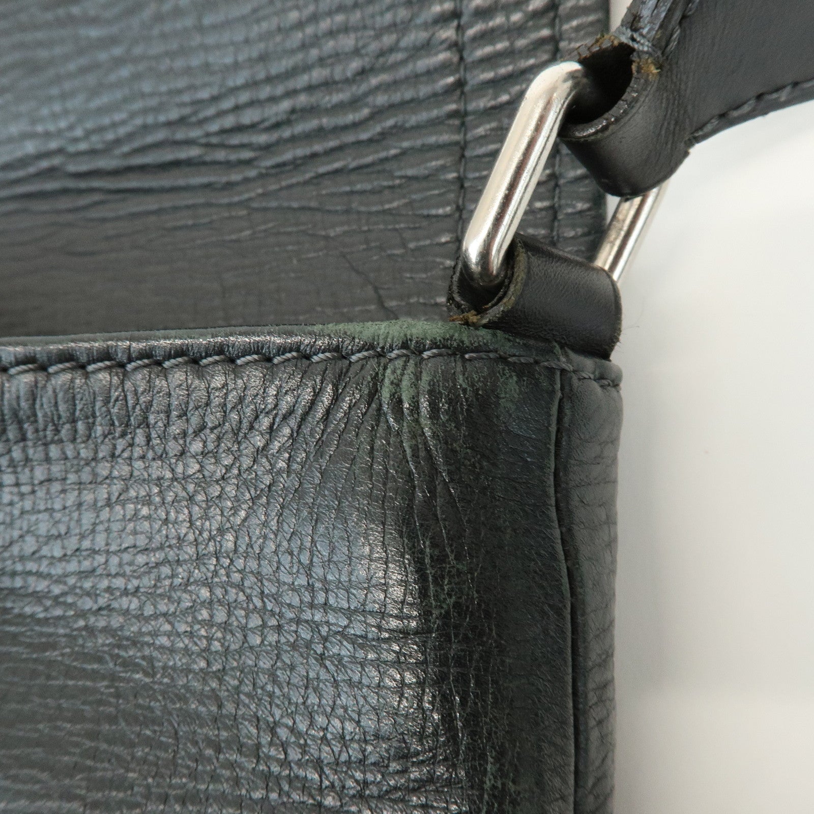 Louis Vuitton Utah Yuma Calf Leather Shoulder Bag Basalt M97024