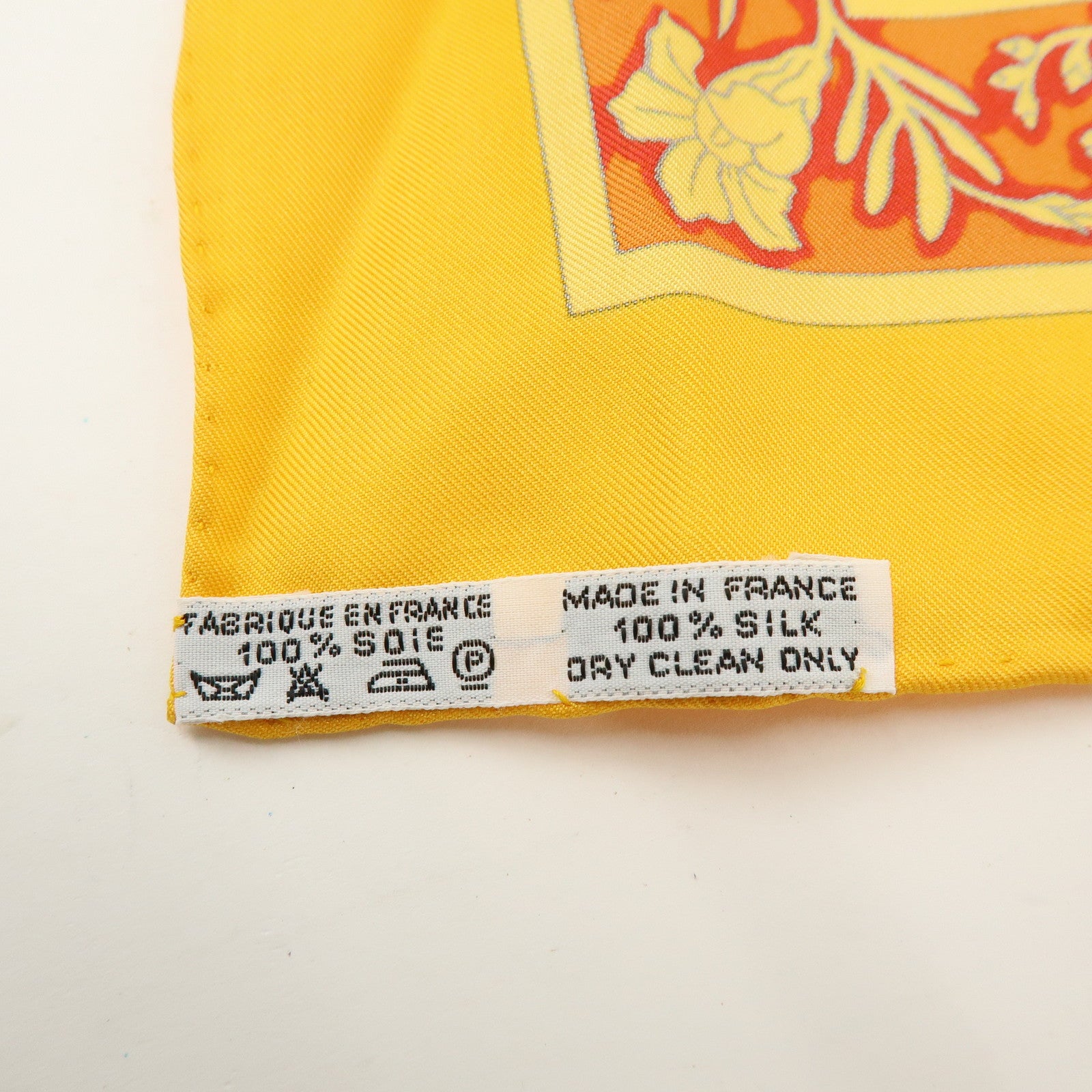 HERMES Carre 90 Silk 100% Joyaux de lete Scarf Yellow Red