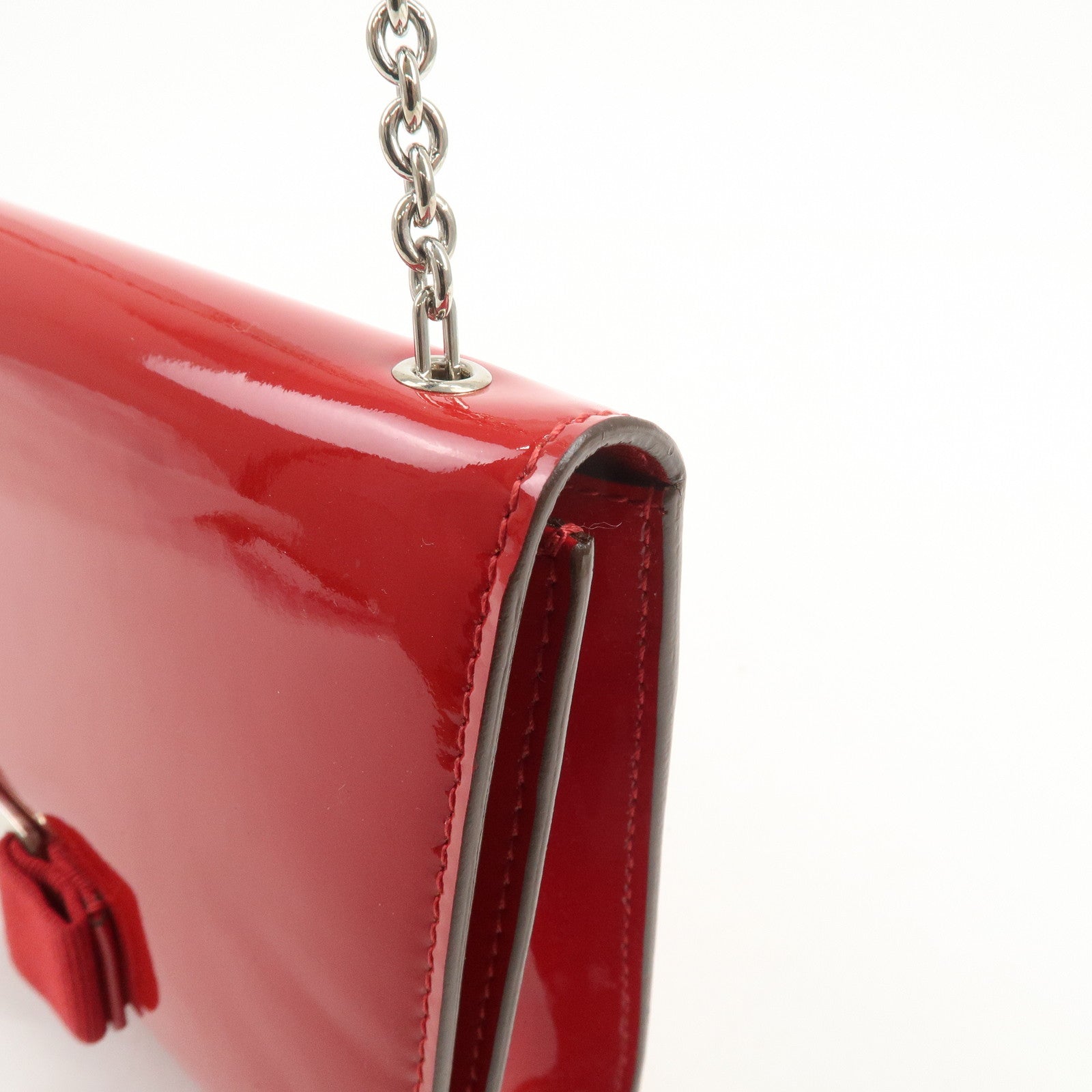 Ferragamo Vara Ribbon Patent Leather Shoulder Bag Crossbody Bag Red