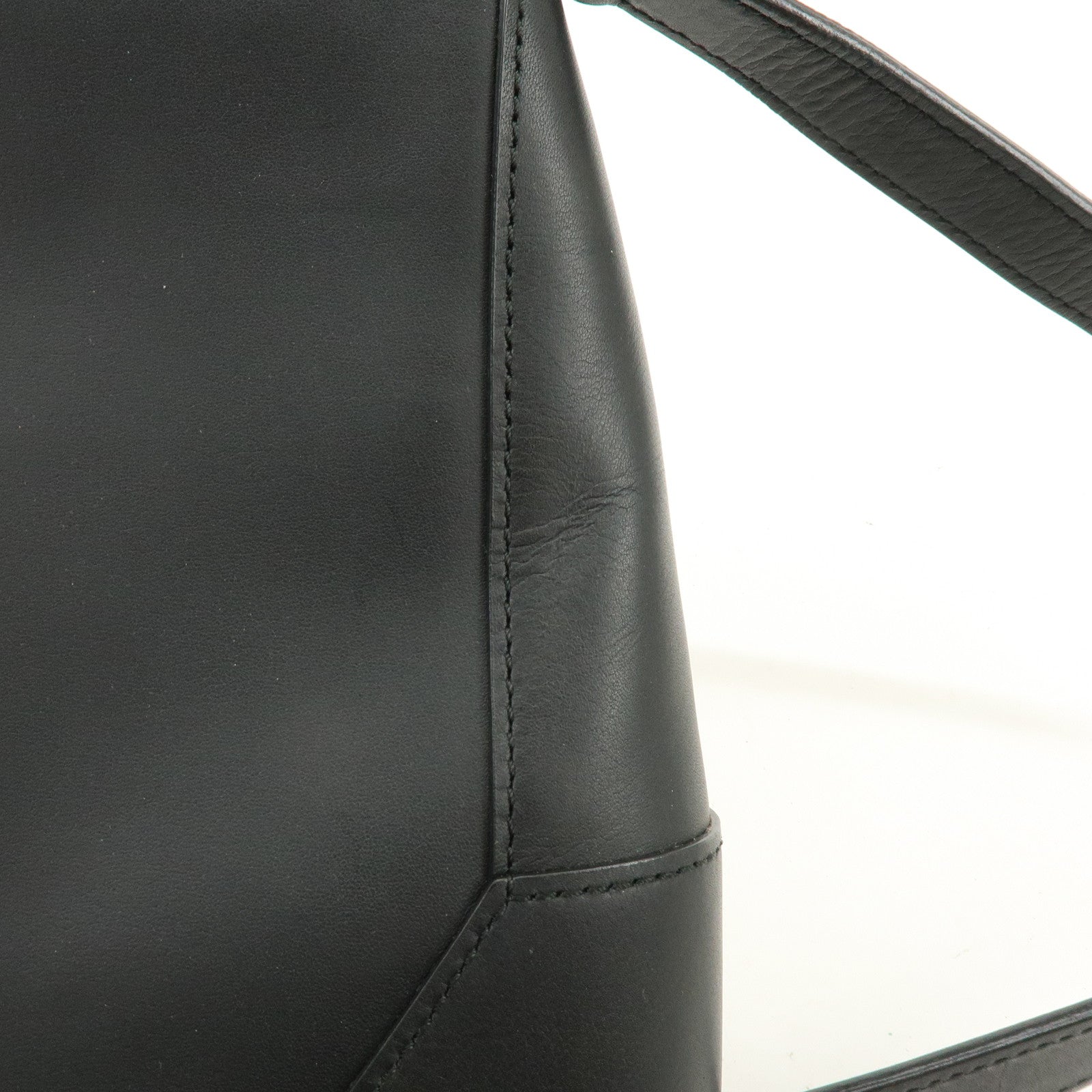 BURBERRY Logo Leather Shoulder Bag Crossbody Bag Black
