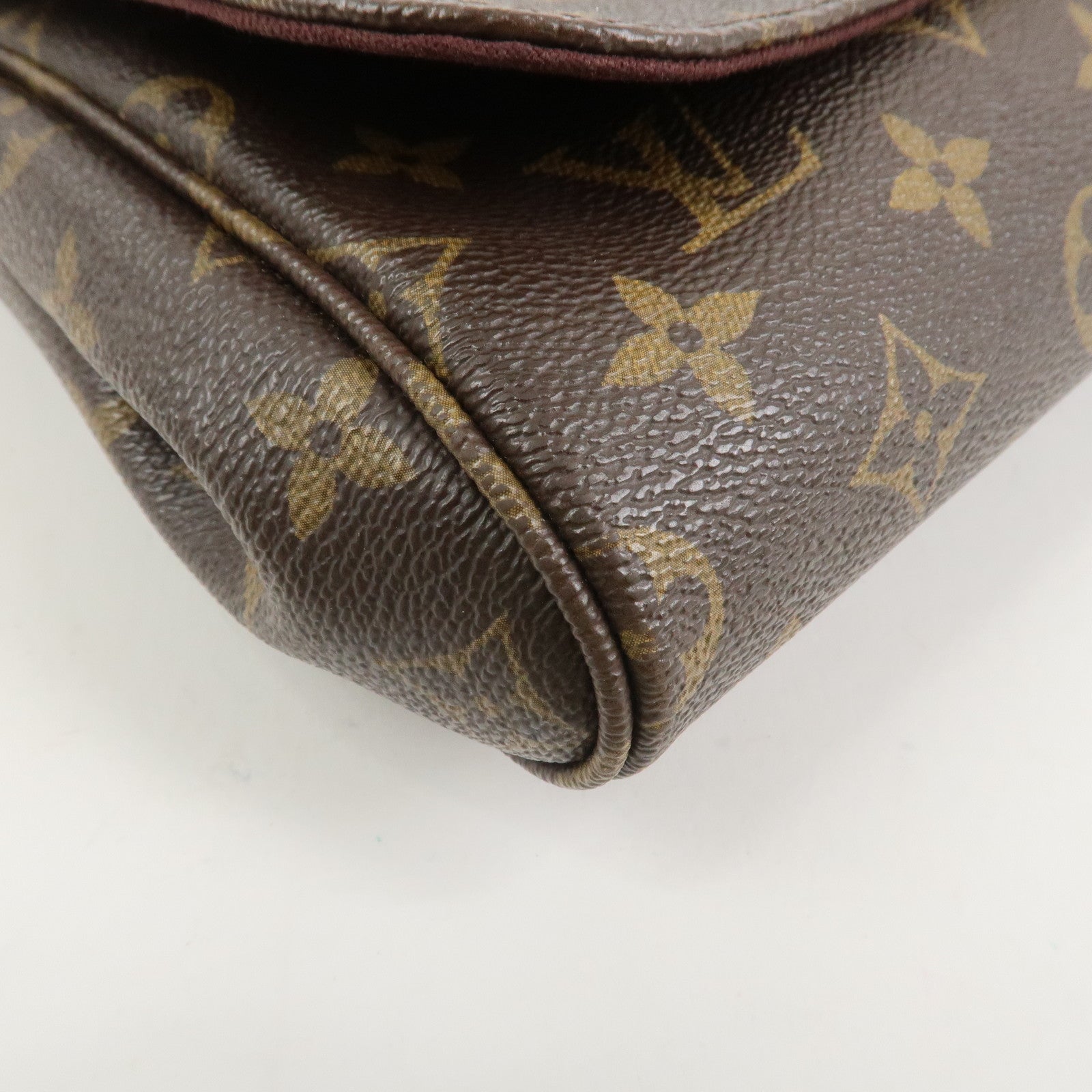 Louis Vuitton Monogram Favorite MM Shoulder Bag Brown M40718