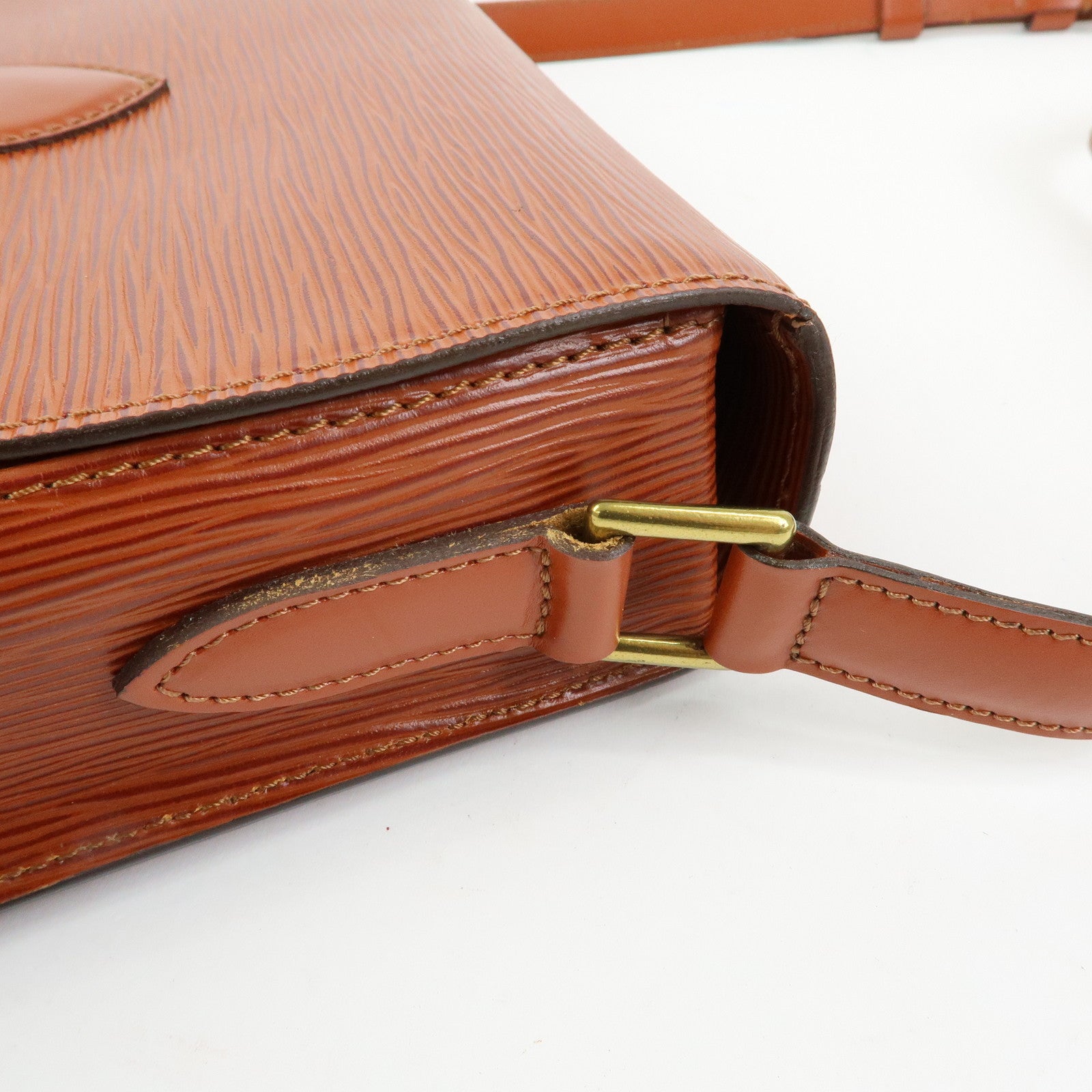 Louis Vuitton Epi Saint Cloud Shoulder Bag Kenya Brown M52193