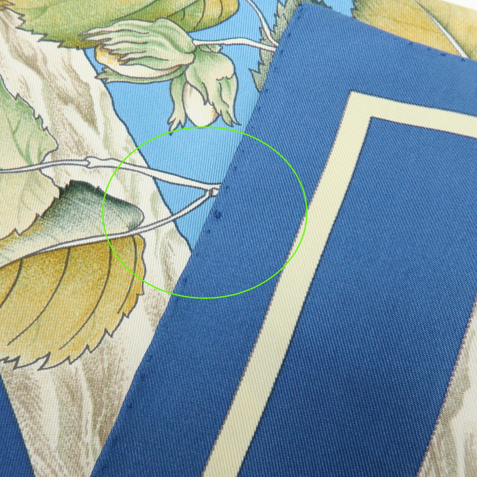 HERMES Carre 90 Silk 100% scarf Casse Noisette Squirrel Print