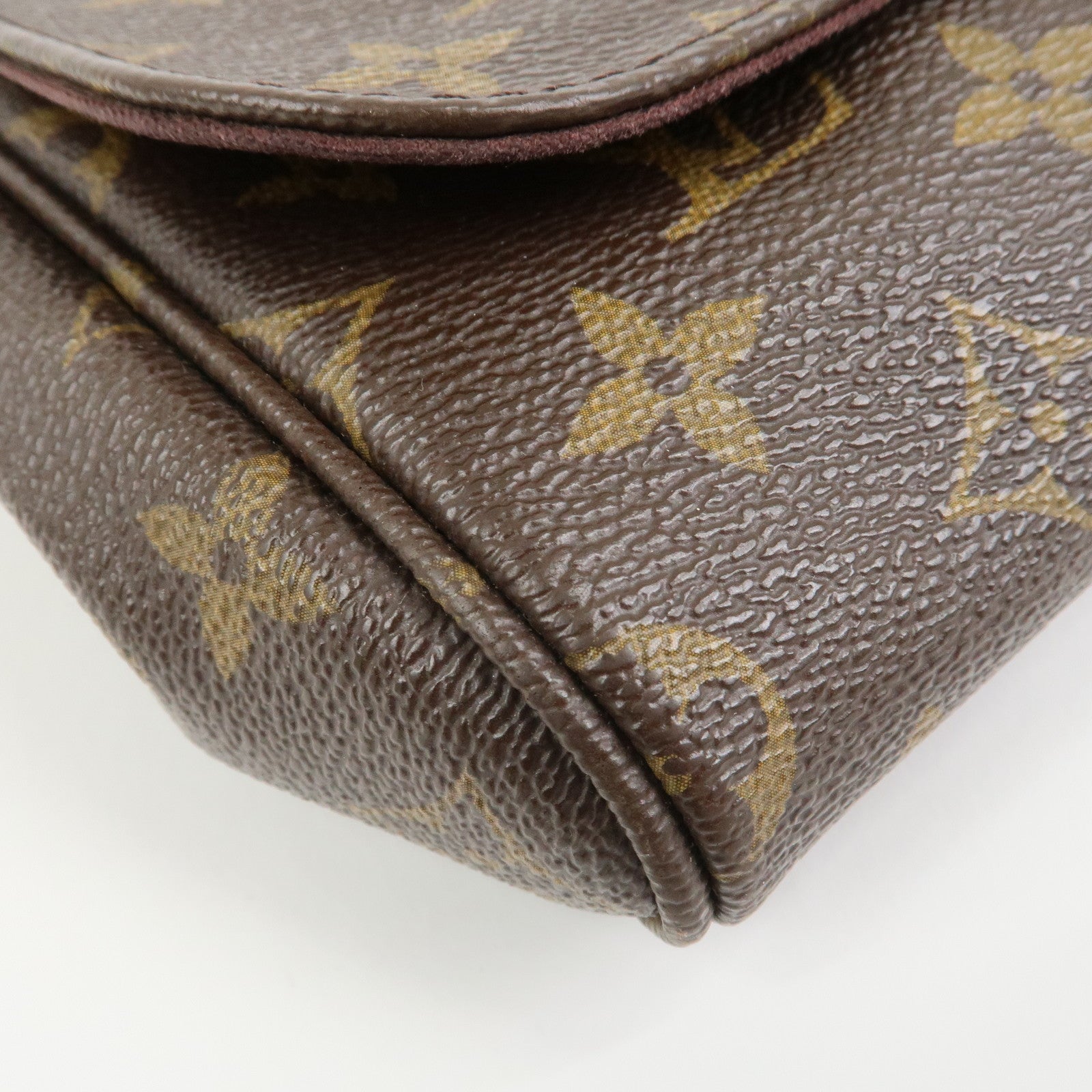 Louis Vuitton Monogram Favorite MM Shoulder Bag Brown M40718