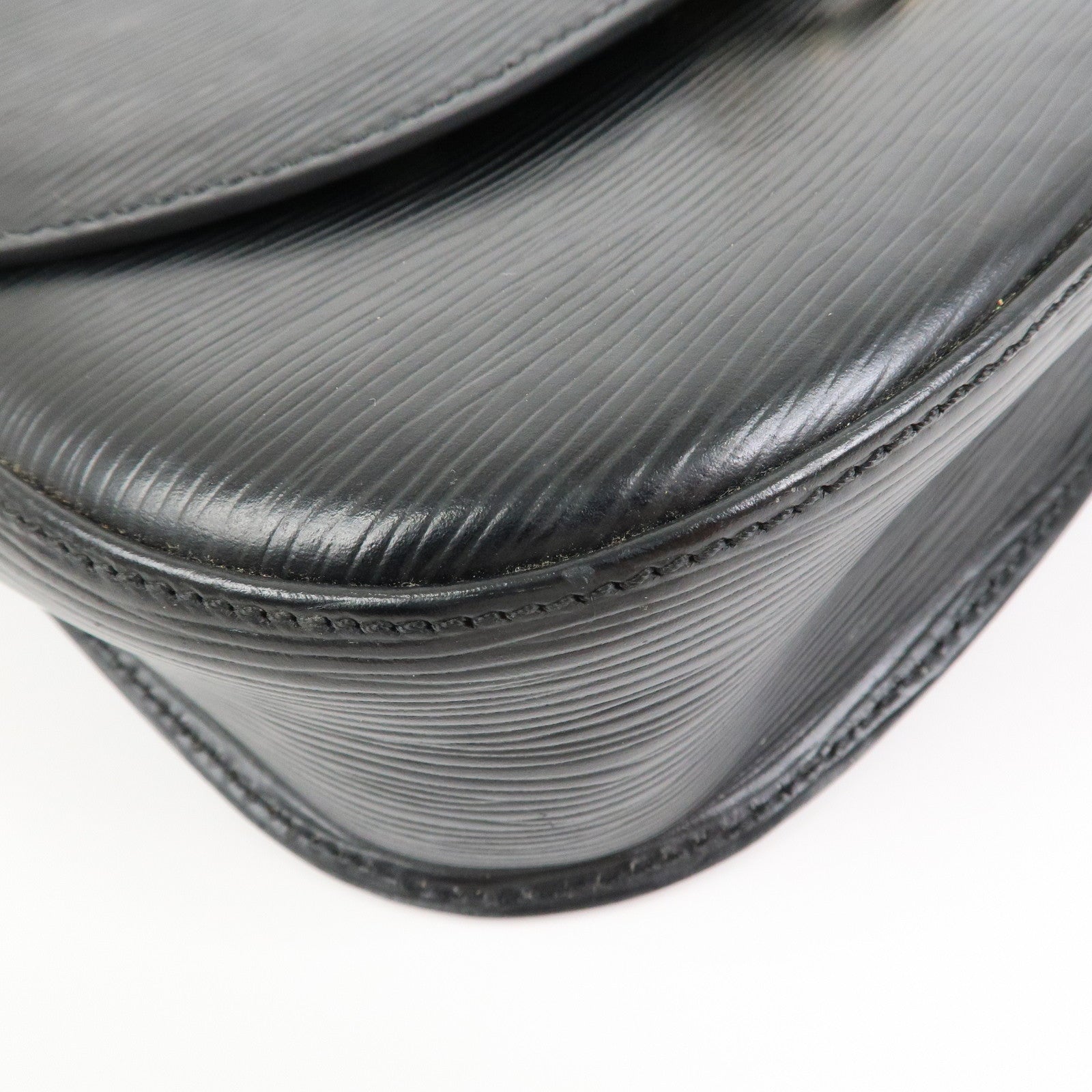 Louis Vuitton Epi Saint Cloud Shoulder Bag Black Noir M52192