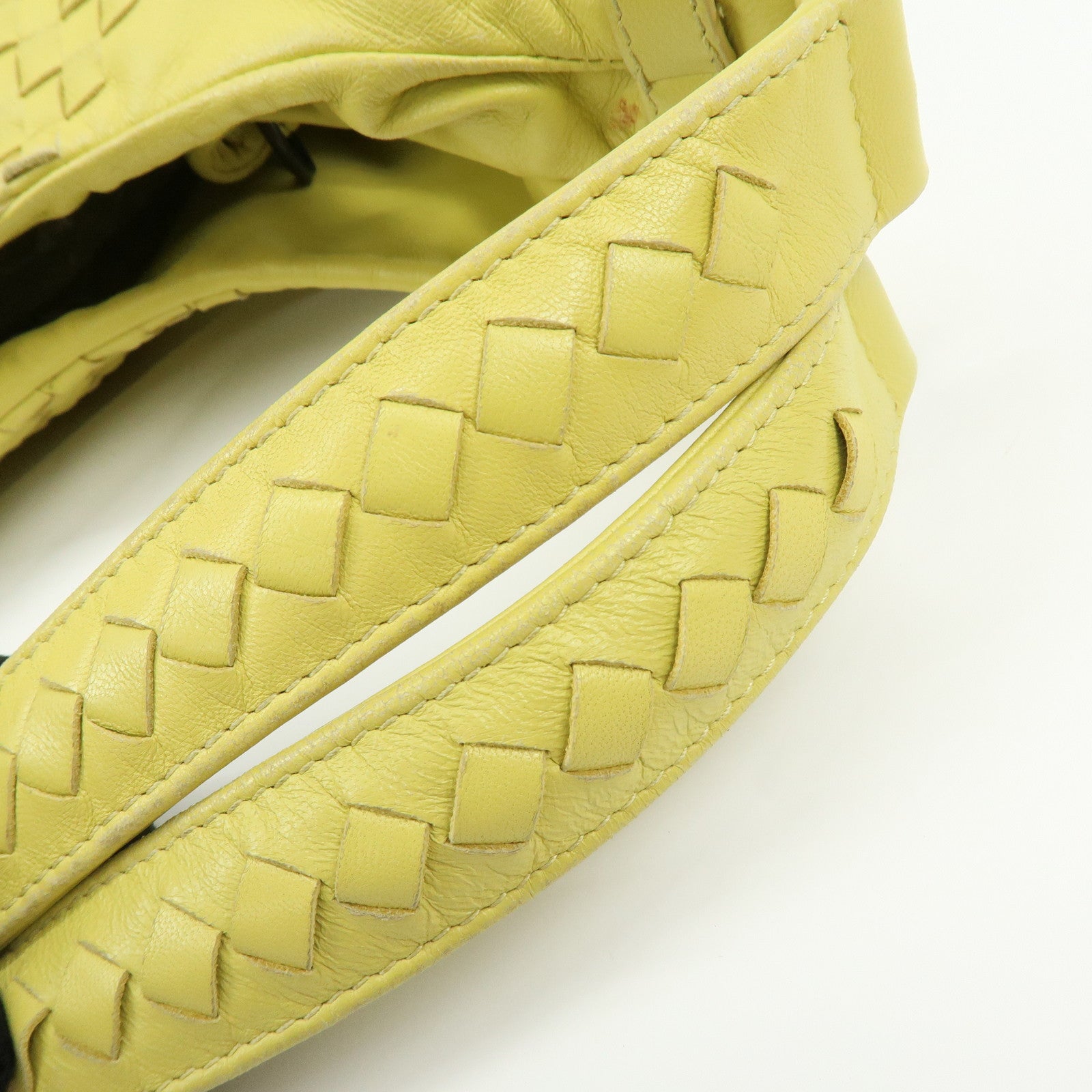 BOTTEGA VENETA Intrecciato Campana Leather Hand Bag B01735200Z