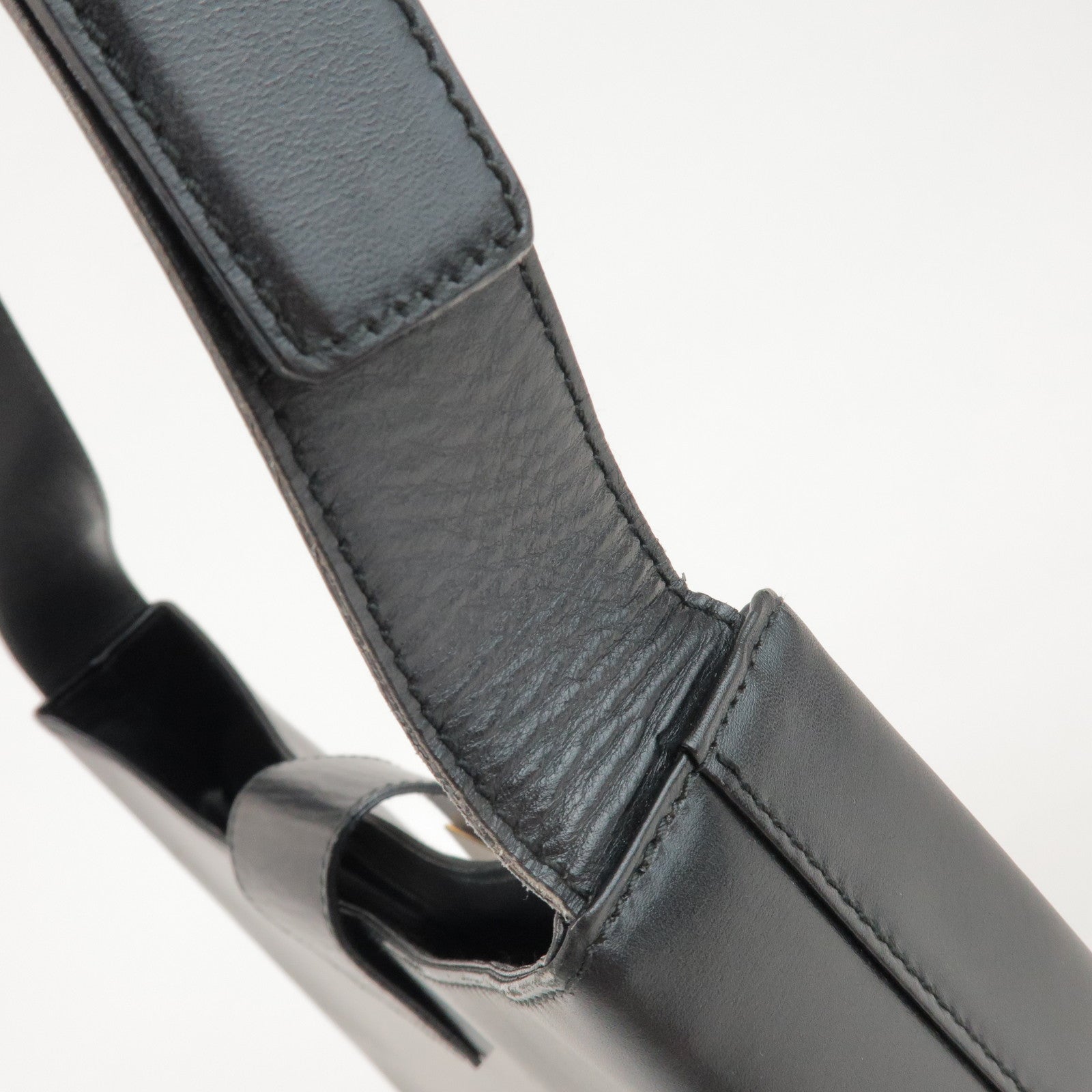 Ferragamo Gancini Calf Leather Shoulder Bag Hand Bag Black