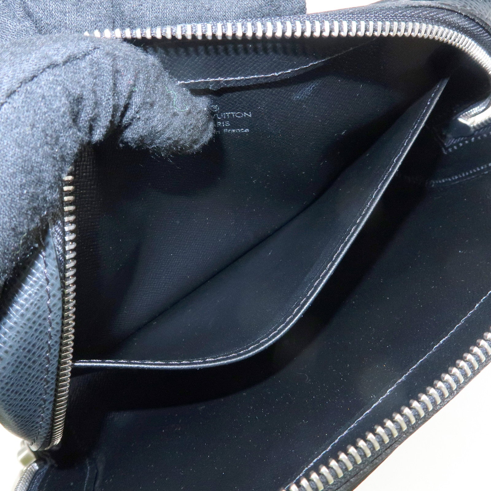 Louis Vuitton Taiga Baikal Leather Clutch Bag Pouch Ardoise M30182