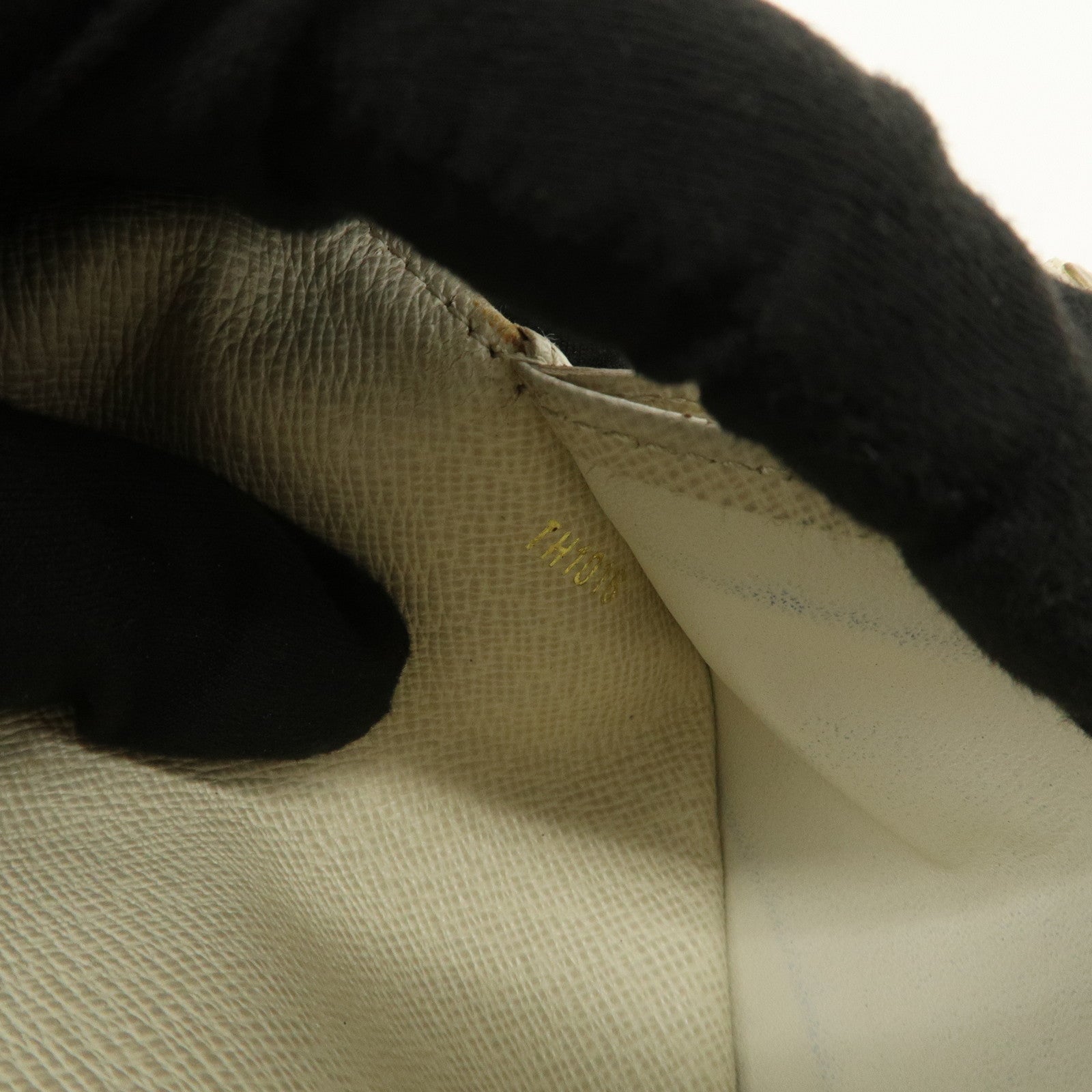 Louis Vuitton Monogram Mini Lin Portefeuille Sarah Wallet M95311