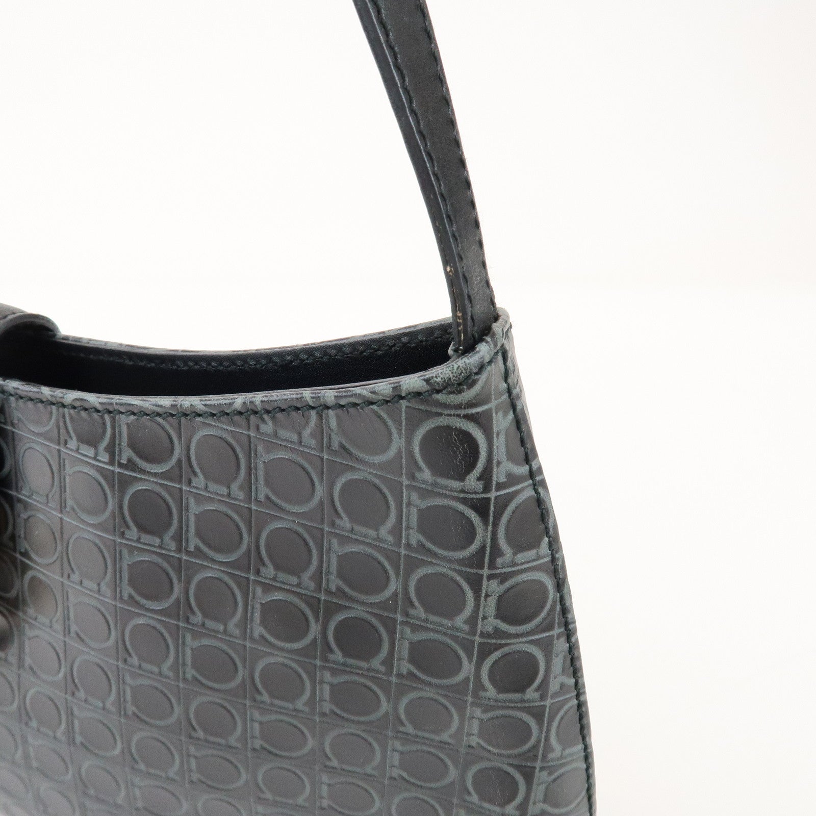 Ferragamo Gancini Leather Shoulder Bag Hand Bag Black