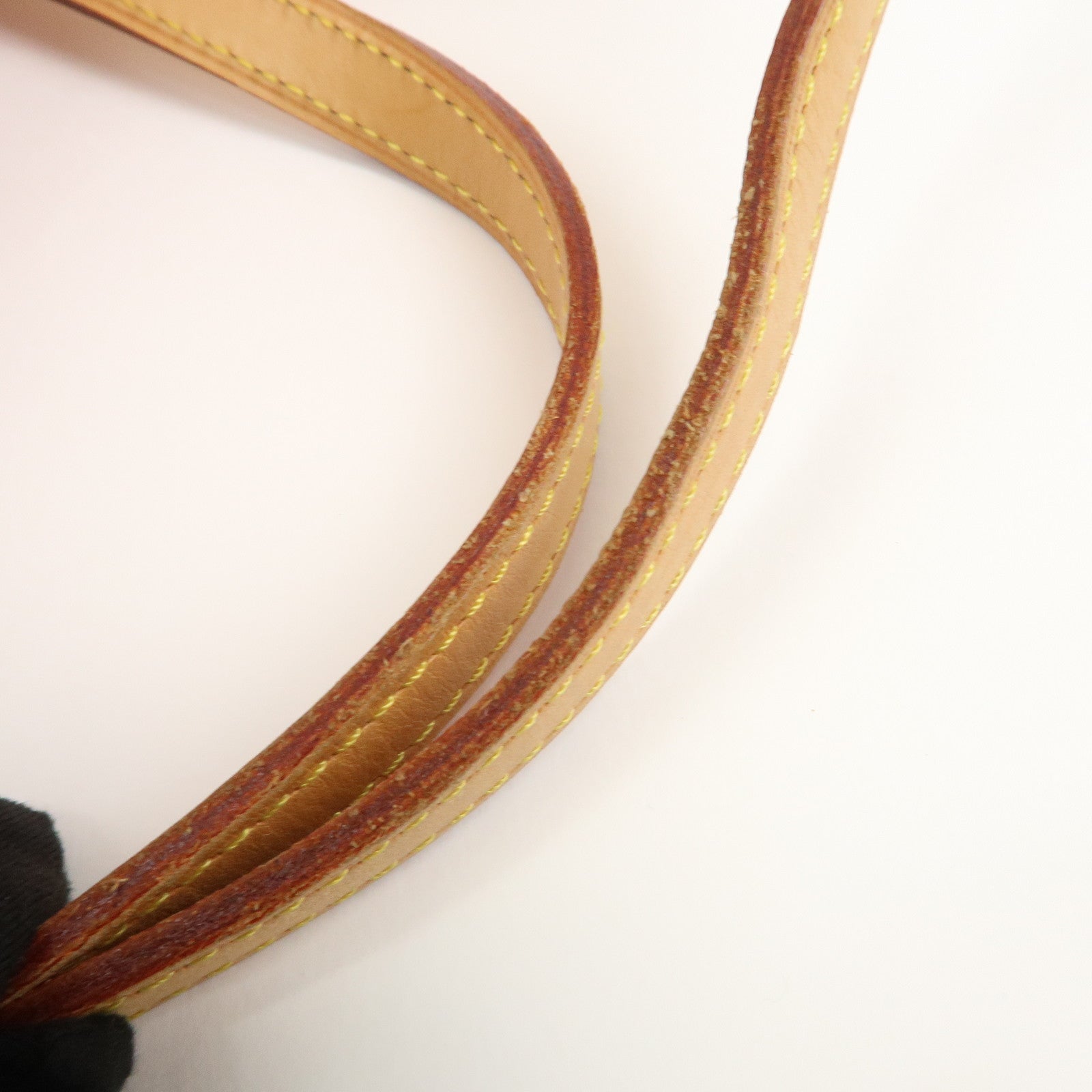 Louis Vuitton Monogram Vernis Bedford Hand Bag Framboise M9133F