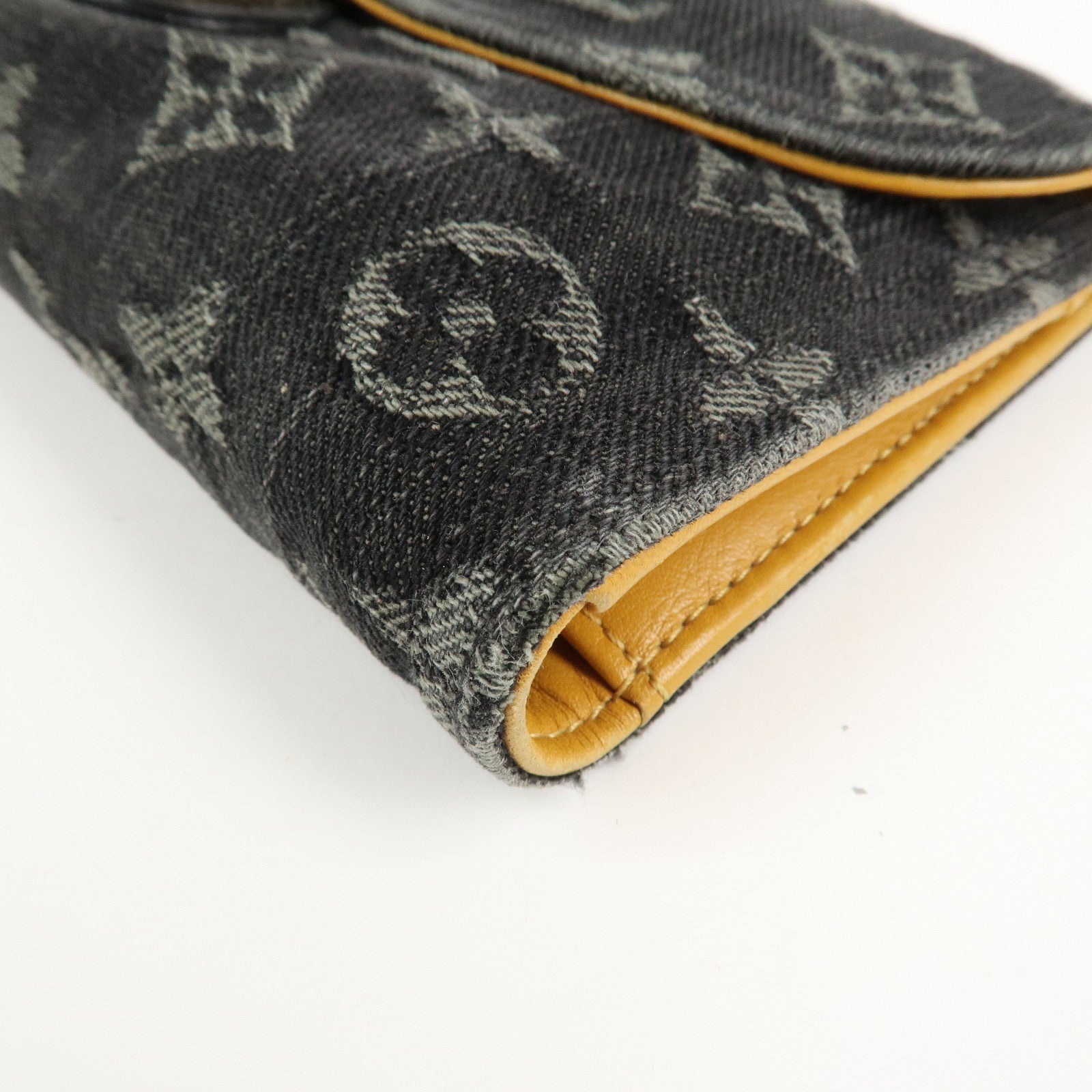 Louis Vuitton Monogram Denim Portefeuille Amelia Noir M95512
