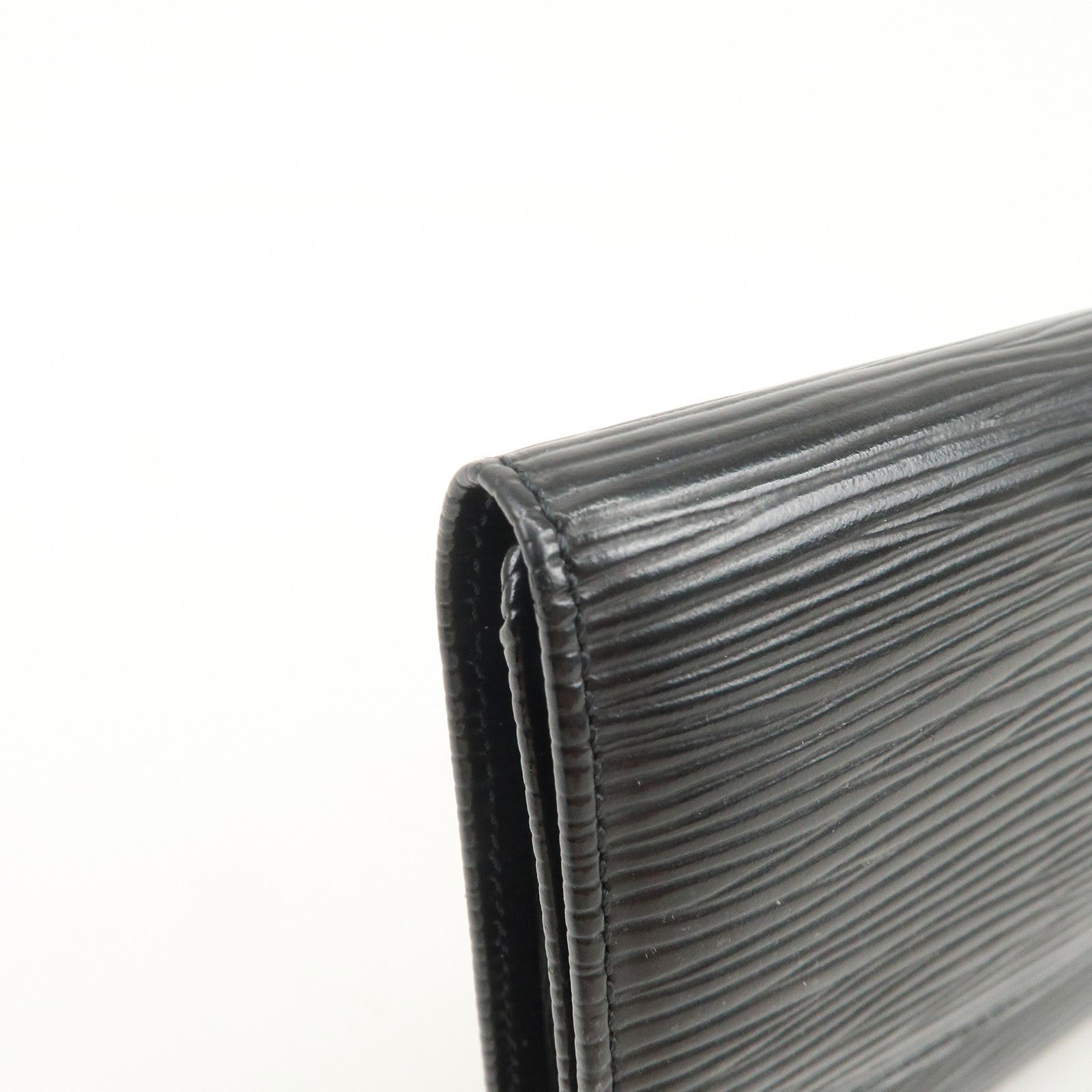 Louis Vuitton Epi Porte 12 Cartes Credit Card Case Noir M63472