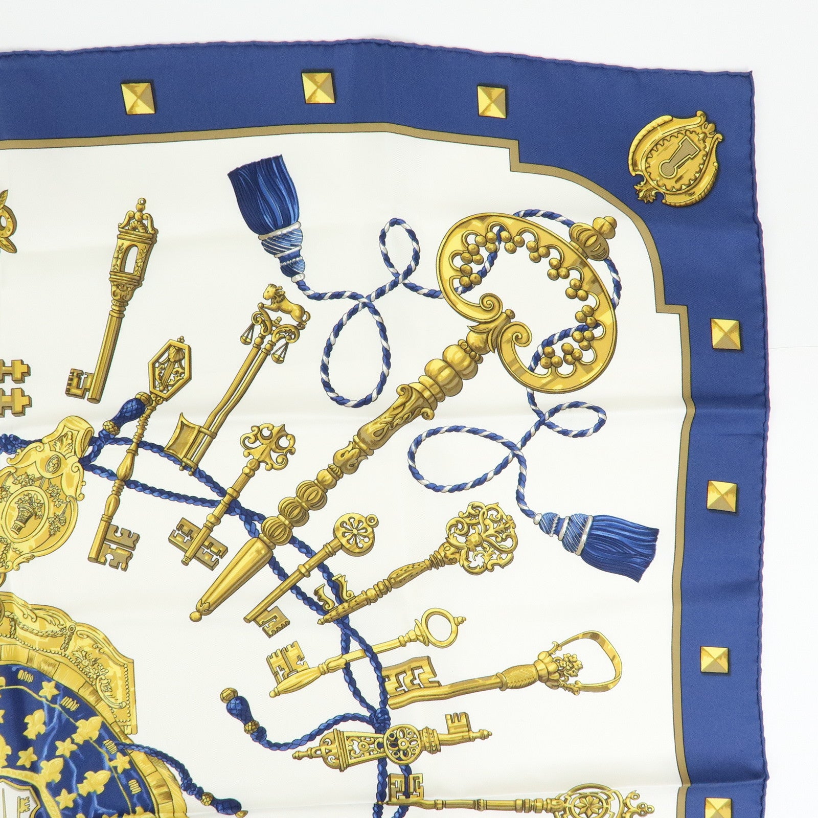 HERMES Carre 90 Silk 100% Scarf LES CLES THE KEYS RARE White Navy