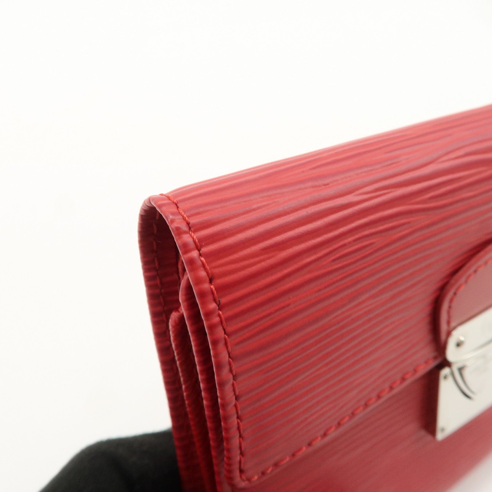 Louis Vuitton Epi Portefeuille Koala Wallet Rouge M5801E