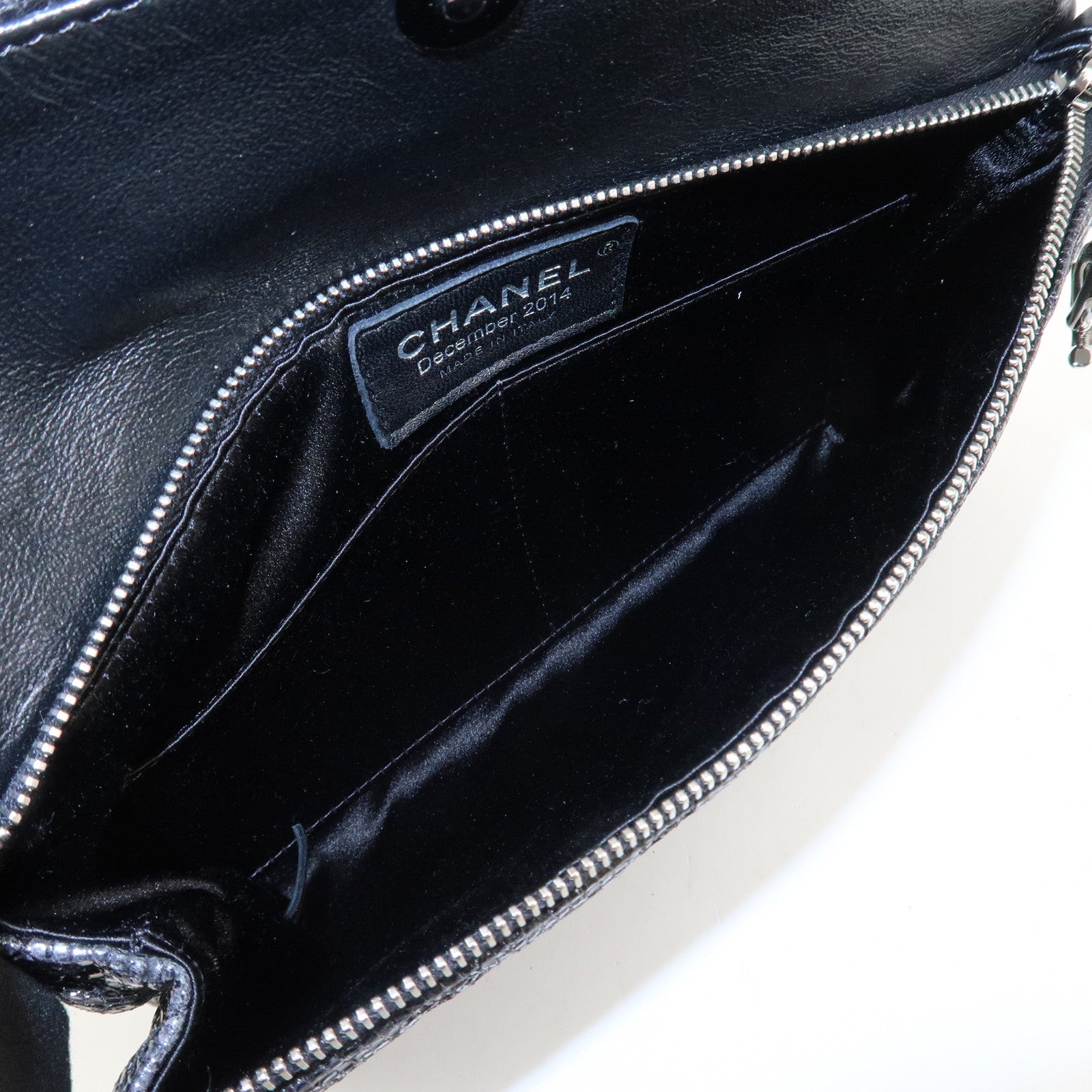 CHANEL Matelasse Leather Chain Shoulder Bag Black Silver Used